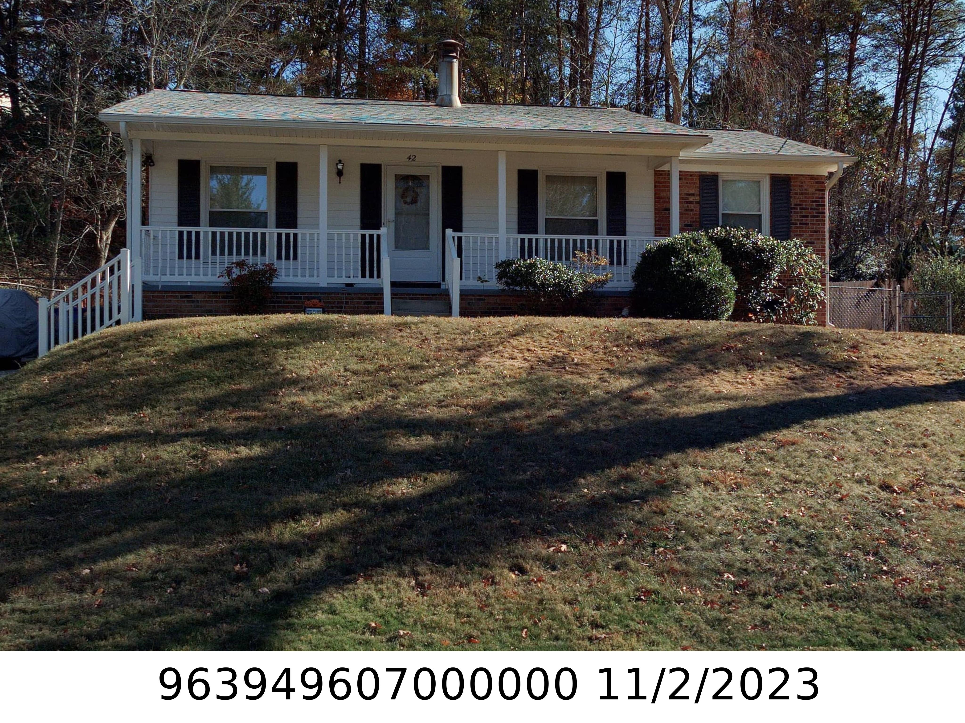 A picture of the property located at 42 HORNOT CIR, ASHEVILLE NC 28806.
