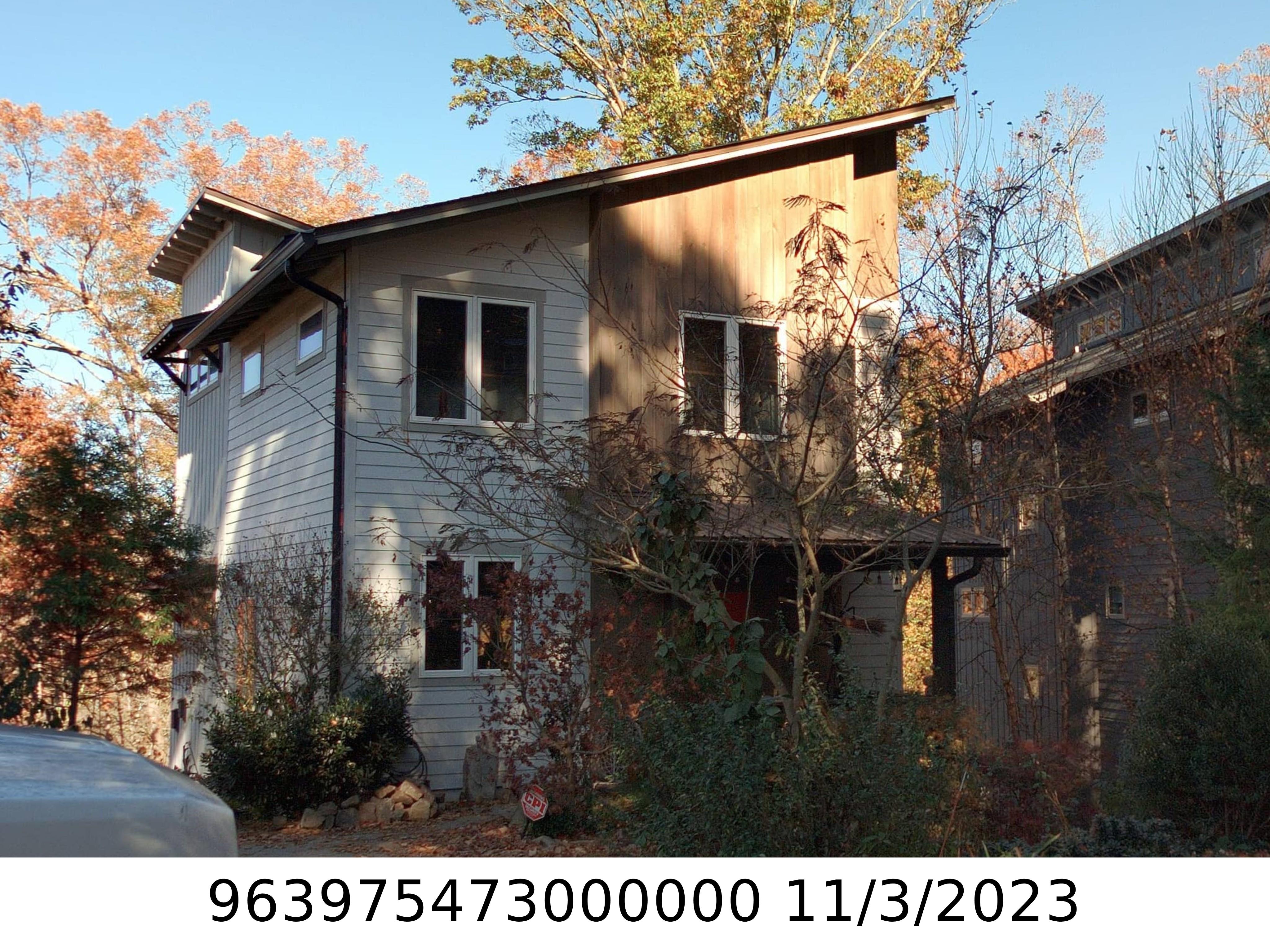 A picture of the property located at 96 HIBRITEN DR, ASHEVILLE NC 28801.