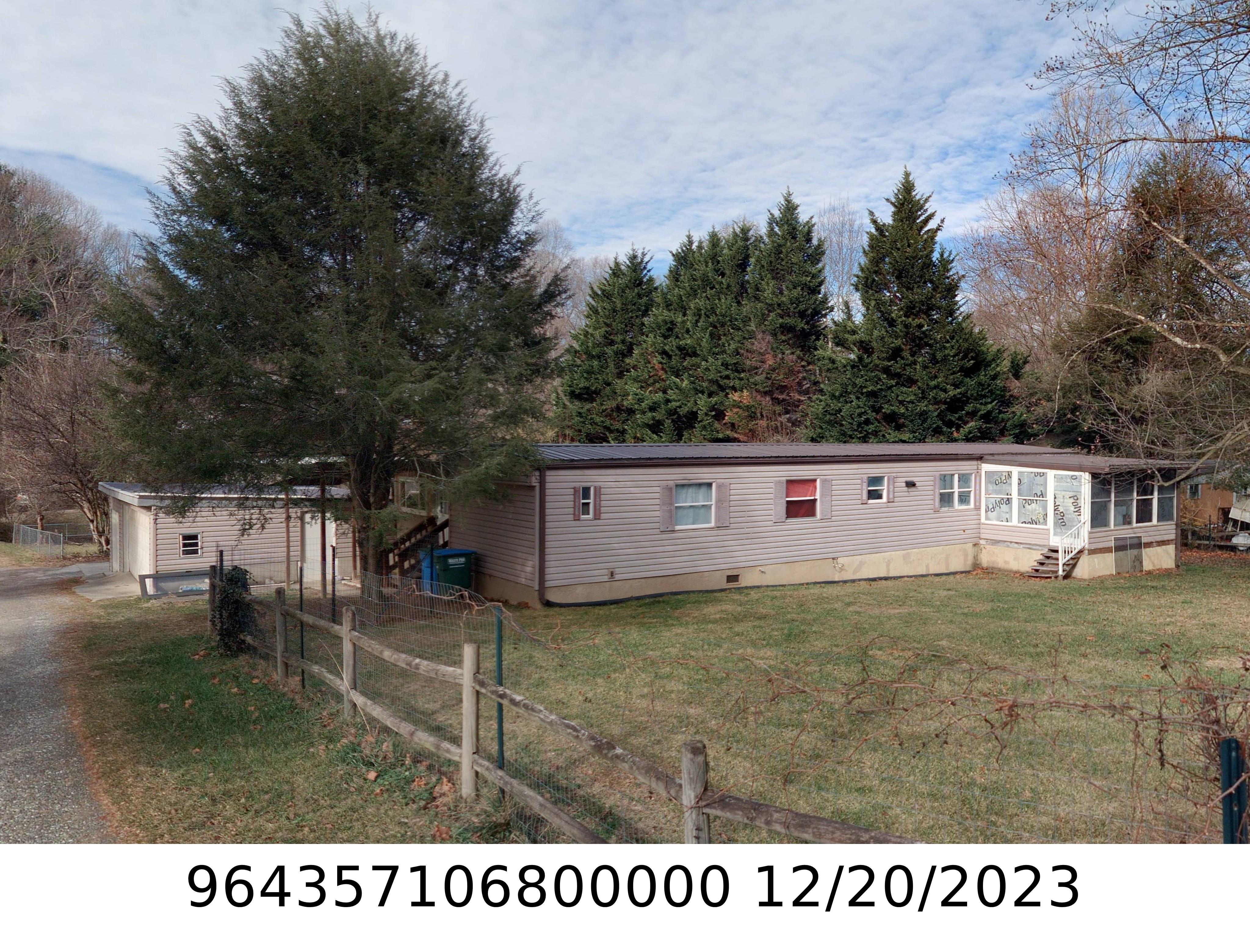 A picture of the property located at 7 NATHAN DR, ARDEN NC 28704.