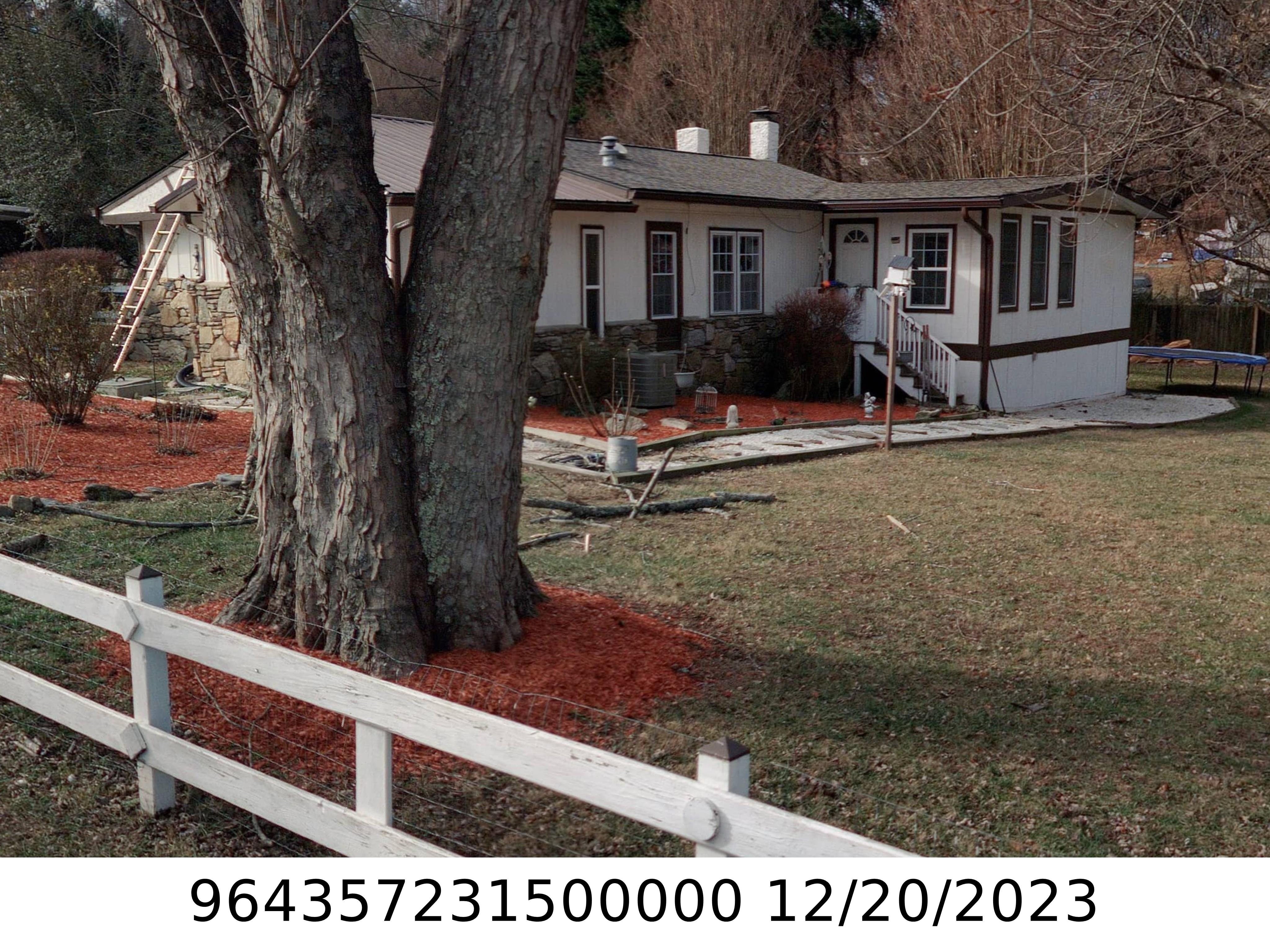 A picture of the property located at 1 NATHAN DR, ARDEN NC 28704.