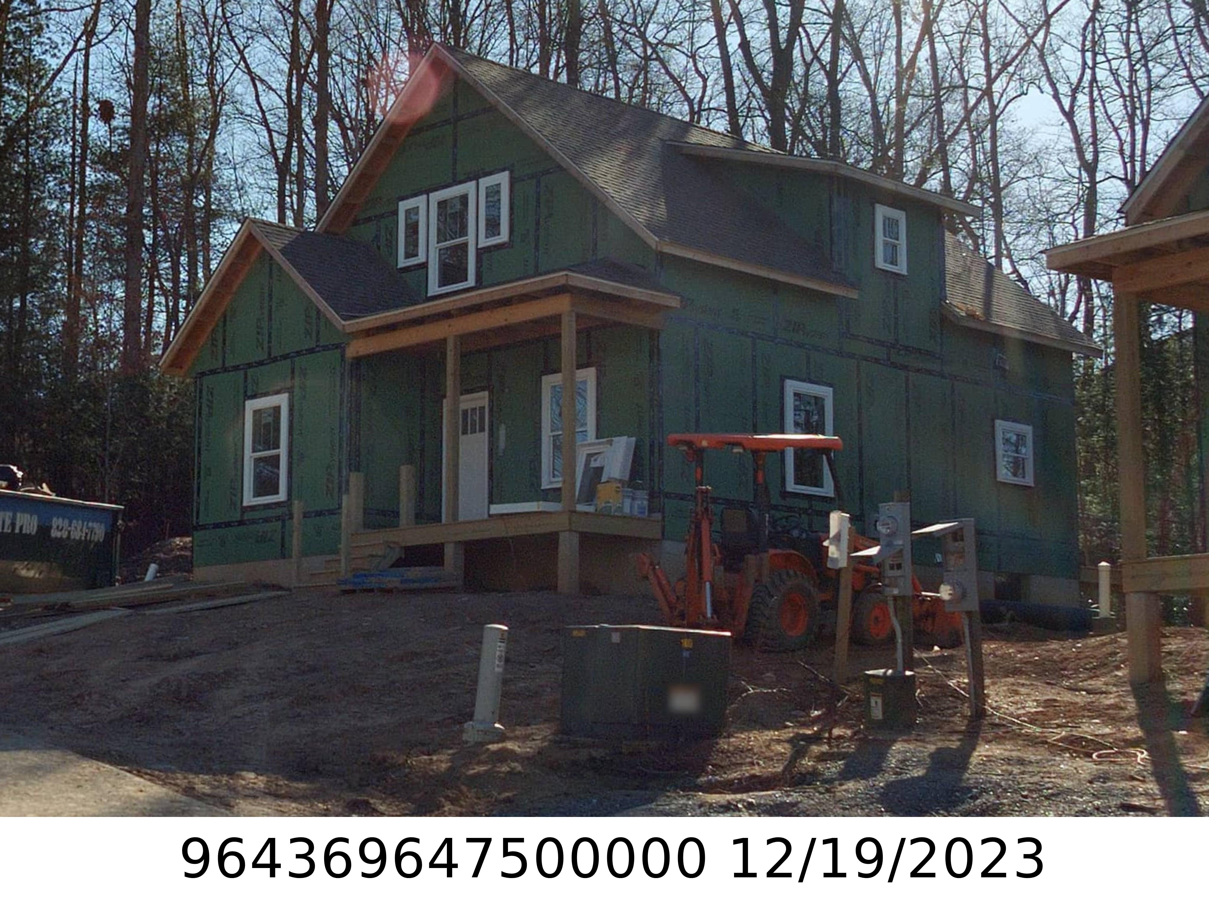 A picture of the property located at 11 BERRY CREST LN, ARDEN NC 28704.