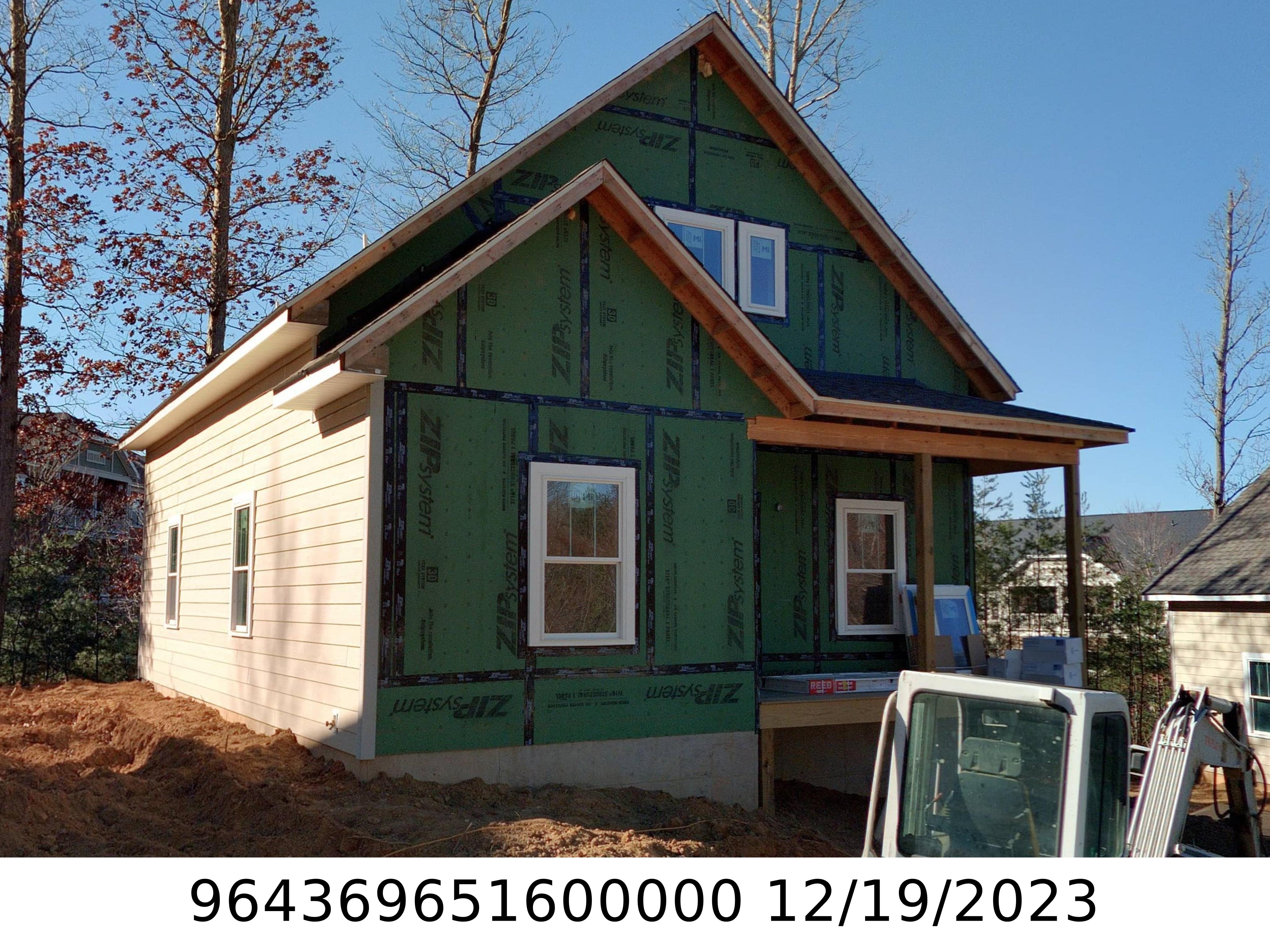 A picture of the property located at 7 BERRY CREST LN, ARDEN NC 28704.