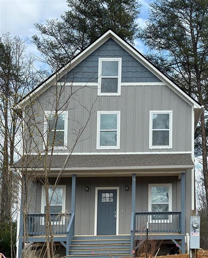 A picture of the property located at 10 BERRY CREST LN, ARDEN NC 28704.