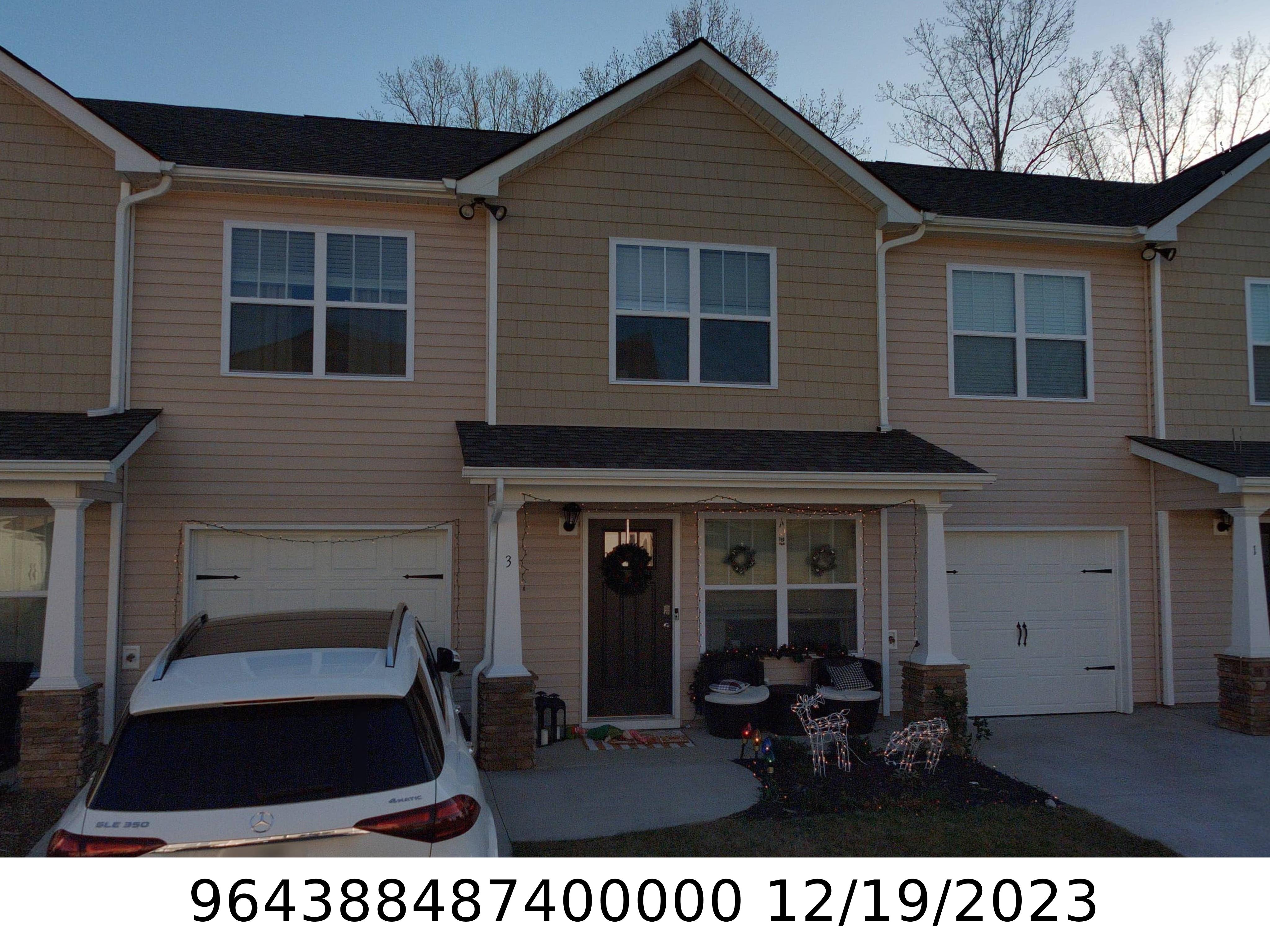 A picture of the property located at 3 CHAMBERS GARDEN DR, ARDEN NC 28704.