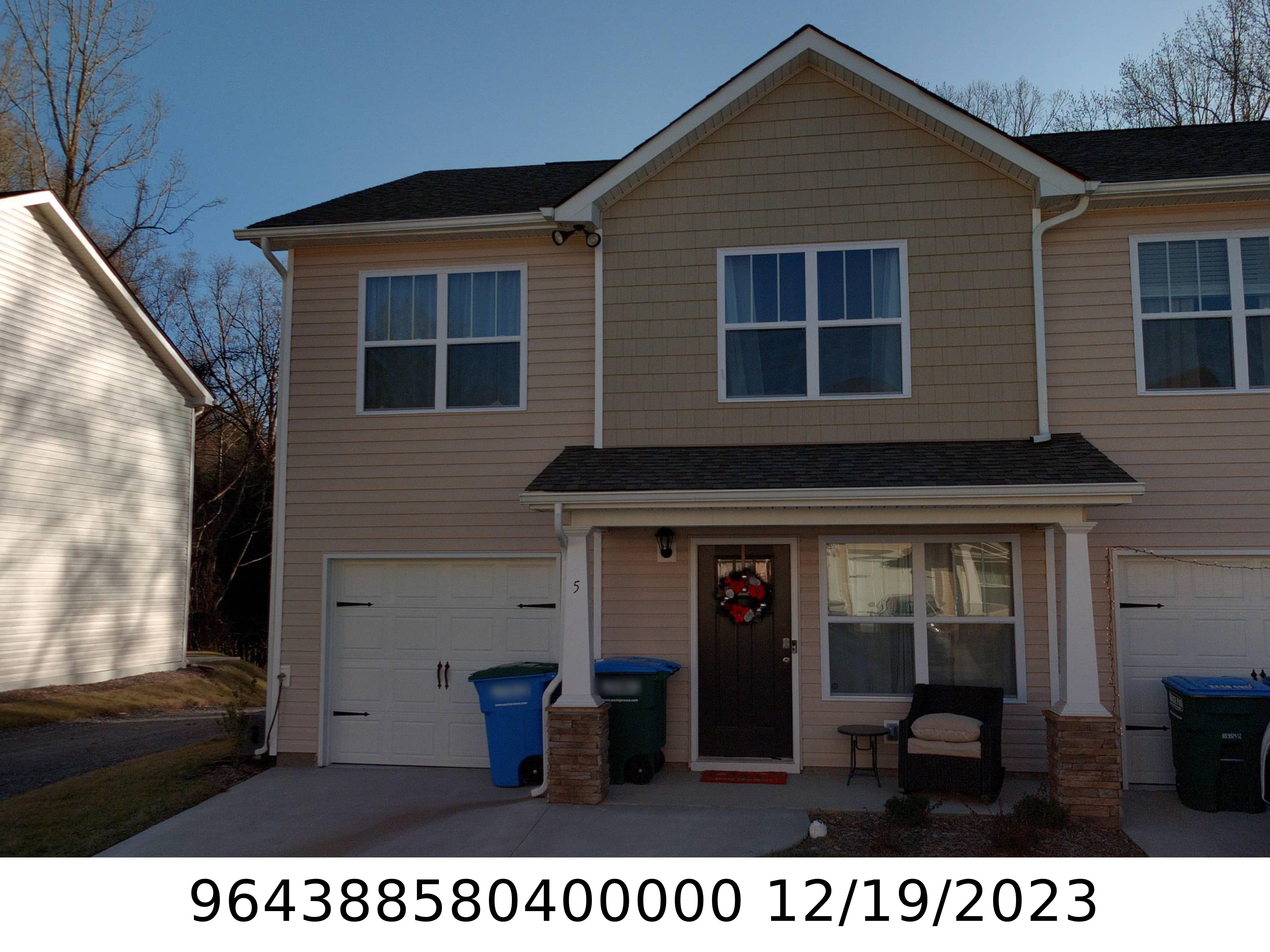 A picture of the property located at 5 CHAMBERS GARDEN DR, ARDEN NC 28704.