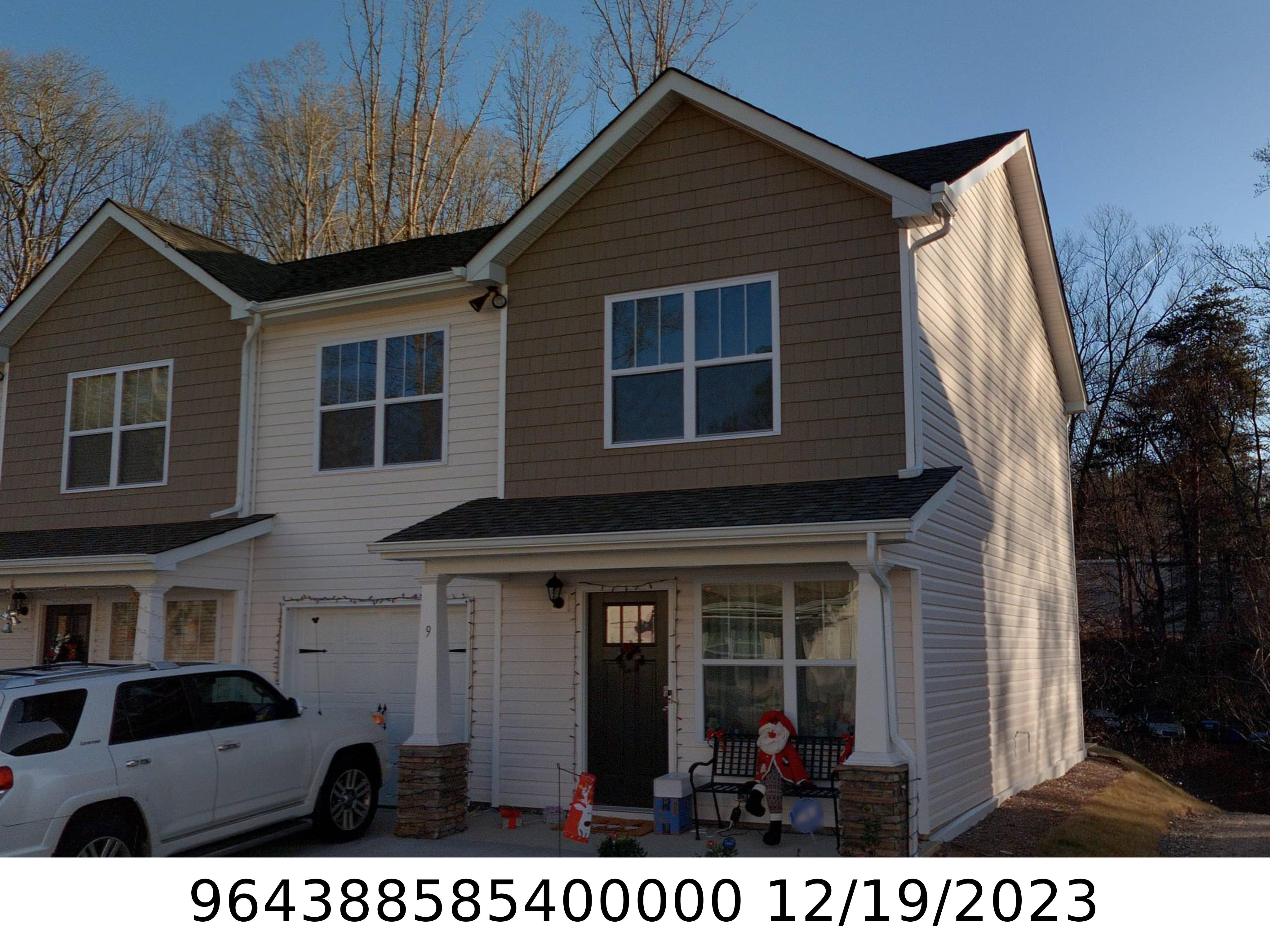 A picture of the property located at 9 CHAMBERS GARDEN DR, ARDEN NC 28704.