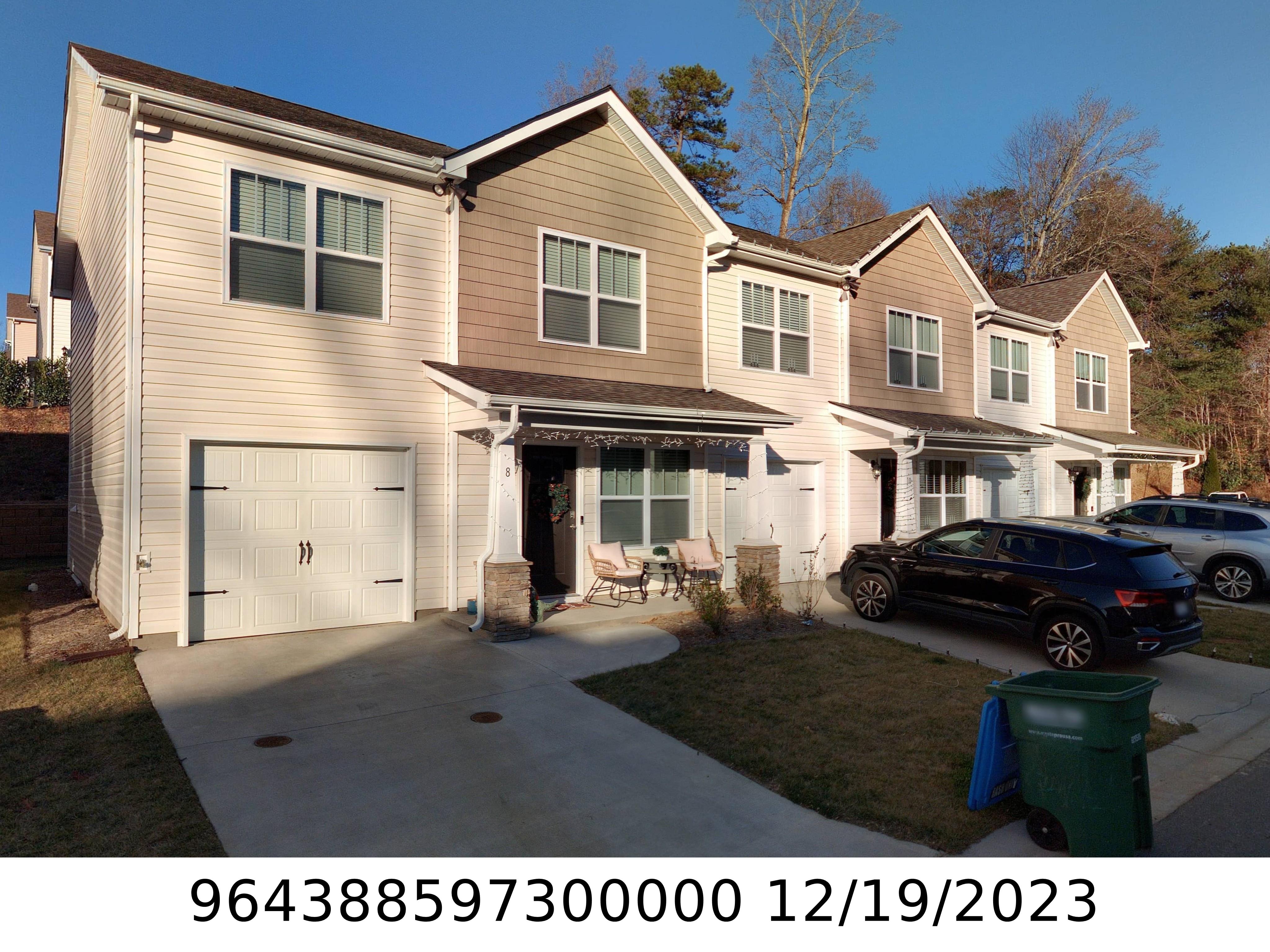 A picture of the property located at 8 CHAMBERS GARDEN DR, ARDEN NC 28704.