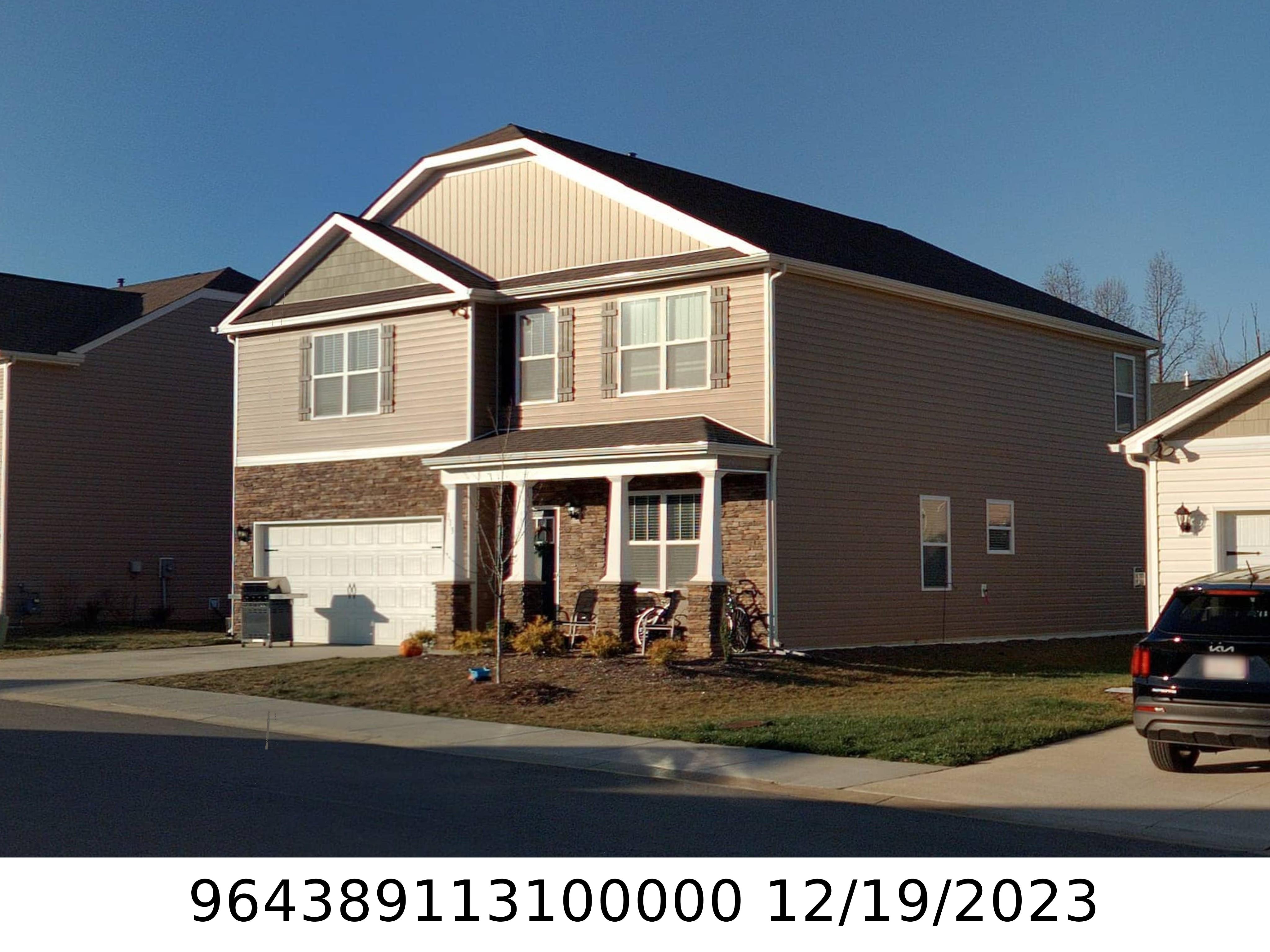 A picture of the property located at 313 WOODNETTLE LN, ARDEN NC 28704.
