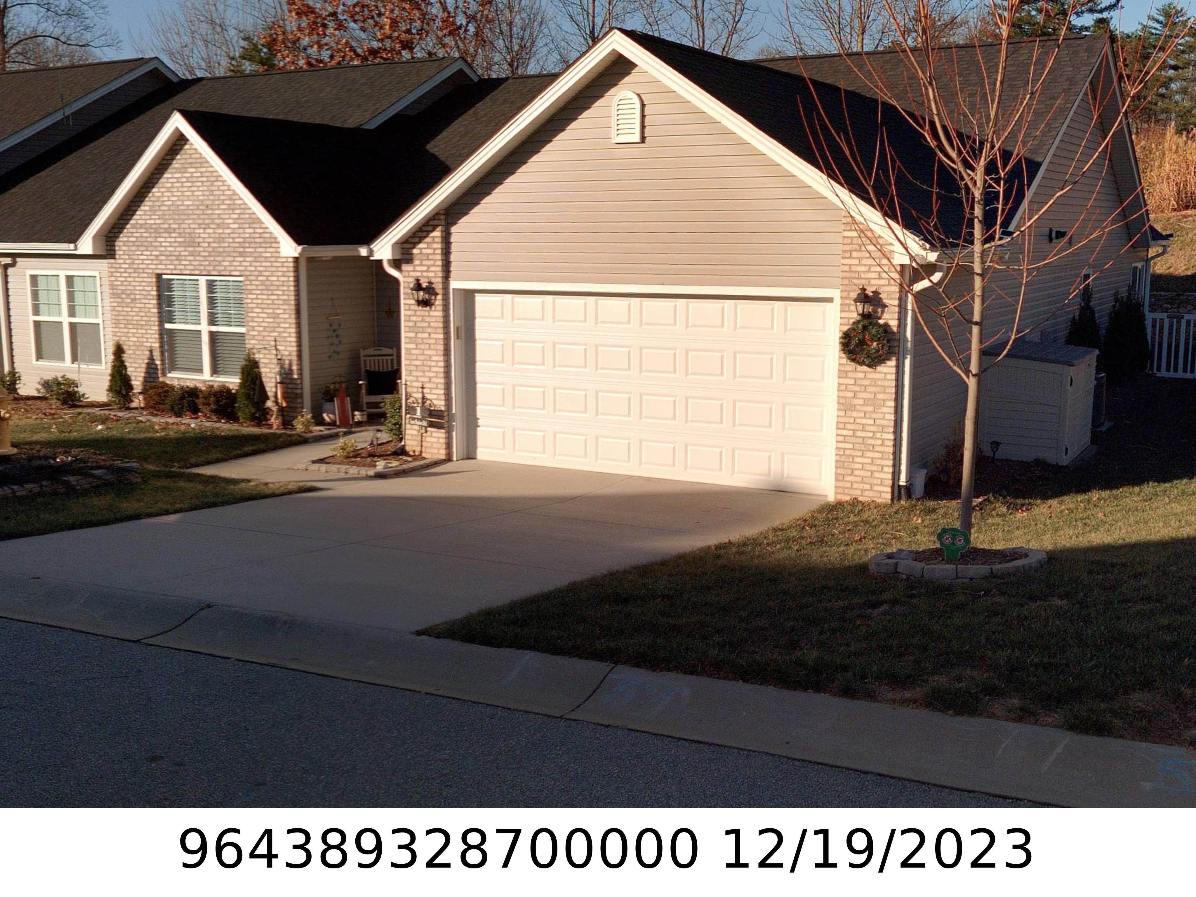 A picture of the property located at 1 SUNNY MEADOWS BLVD, ARDEN NC 28704.