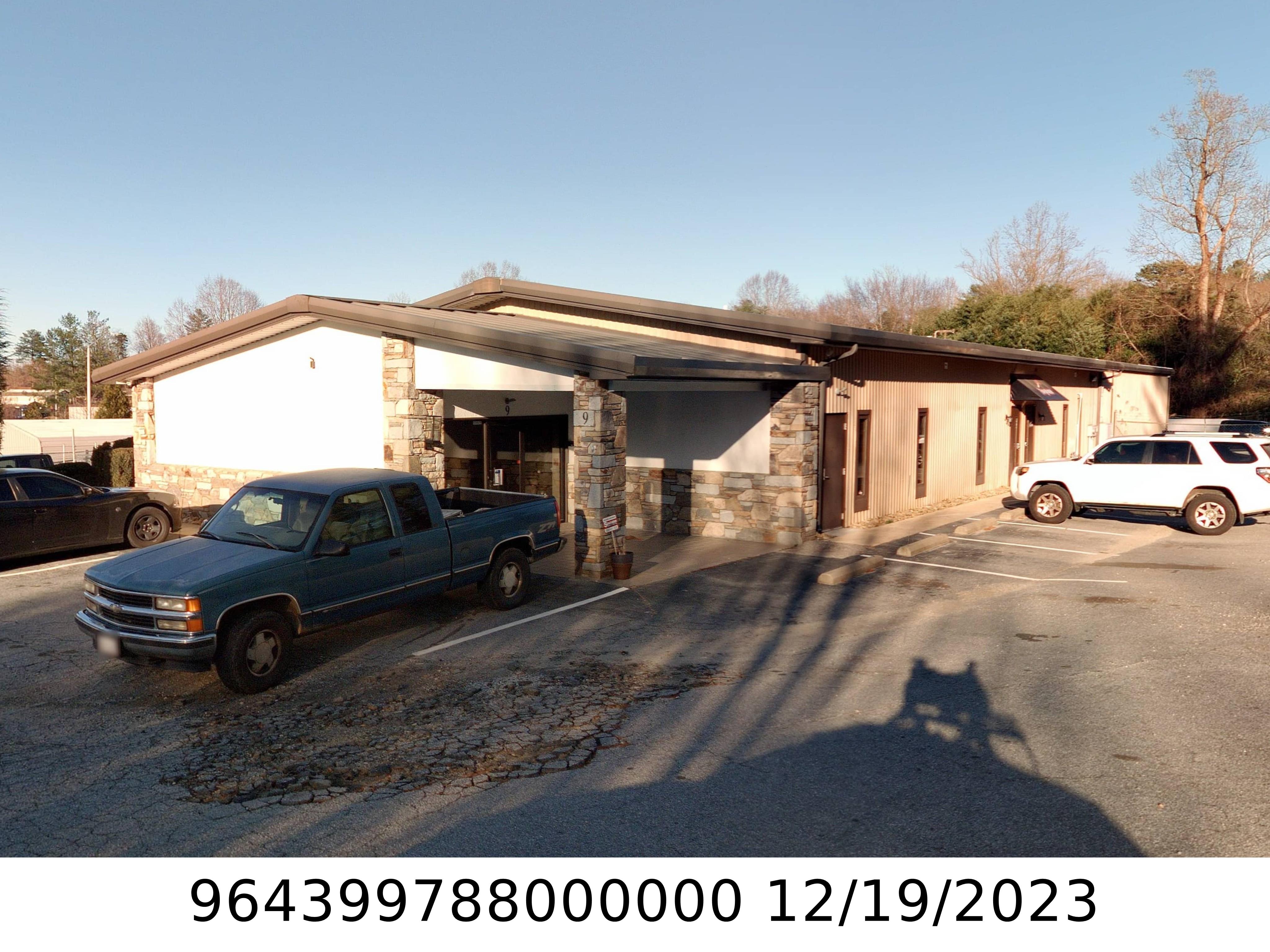 A picture of the property located at 9 LEGEND DR, ARDEN NC 28704.