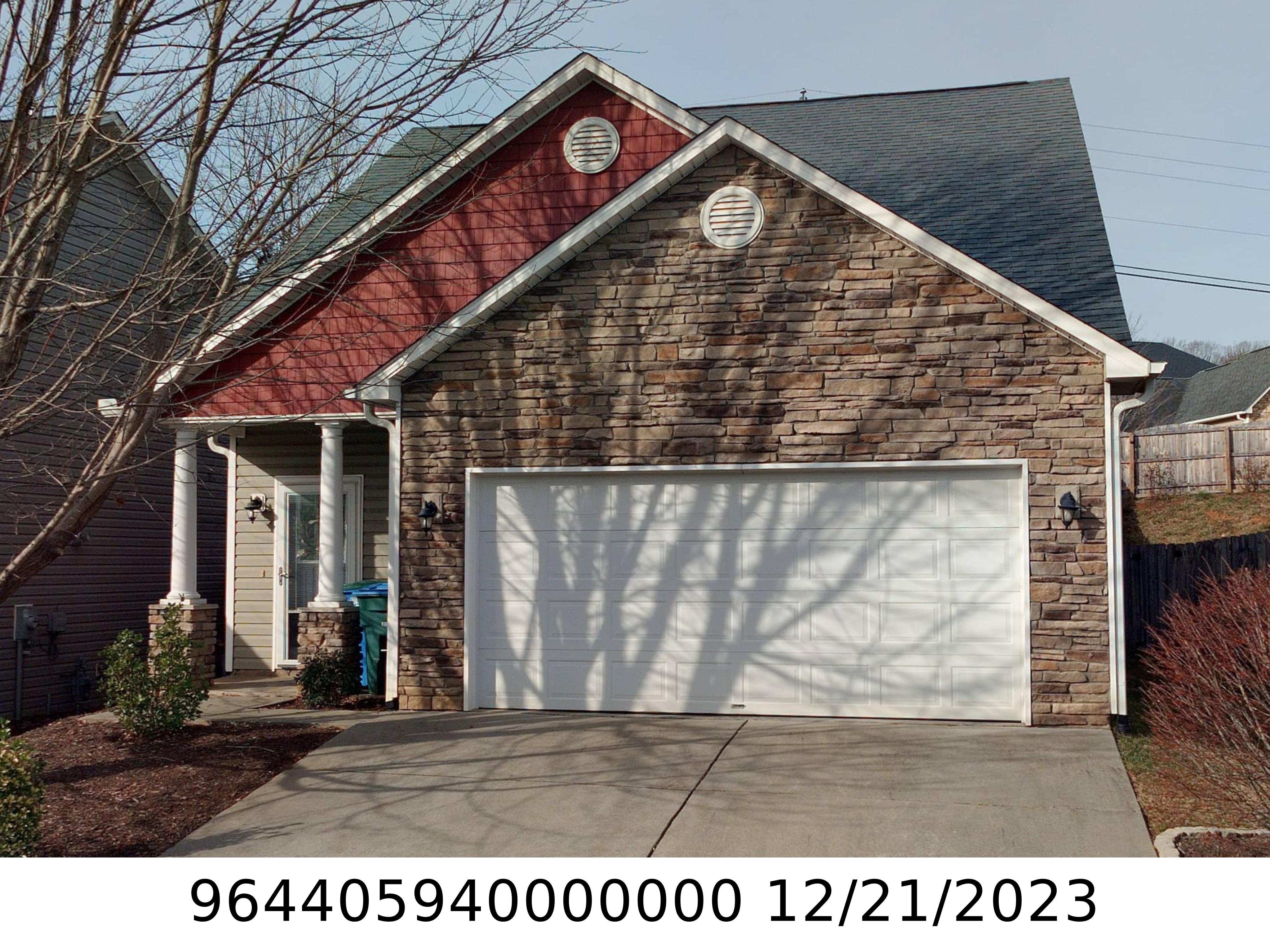 A picture of the property located at 8 DAPHNE DR, ARDEN NC 28704.