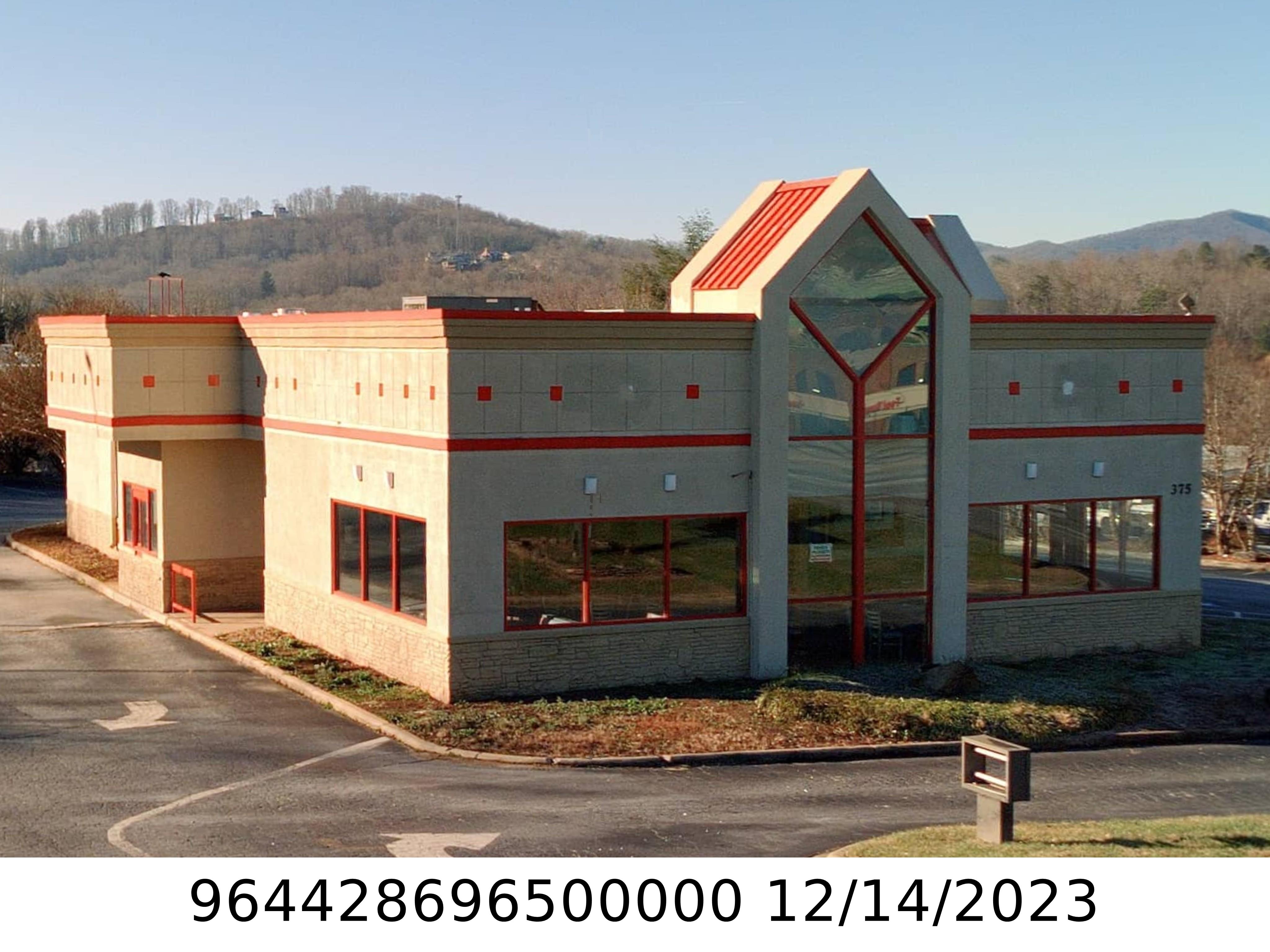 A picture of the property located at 375 LONG SHOALS RD, ARDEN NC 28704.