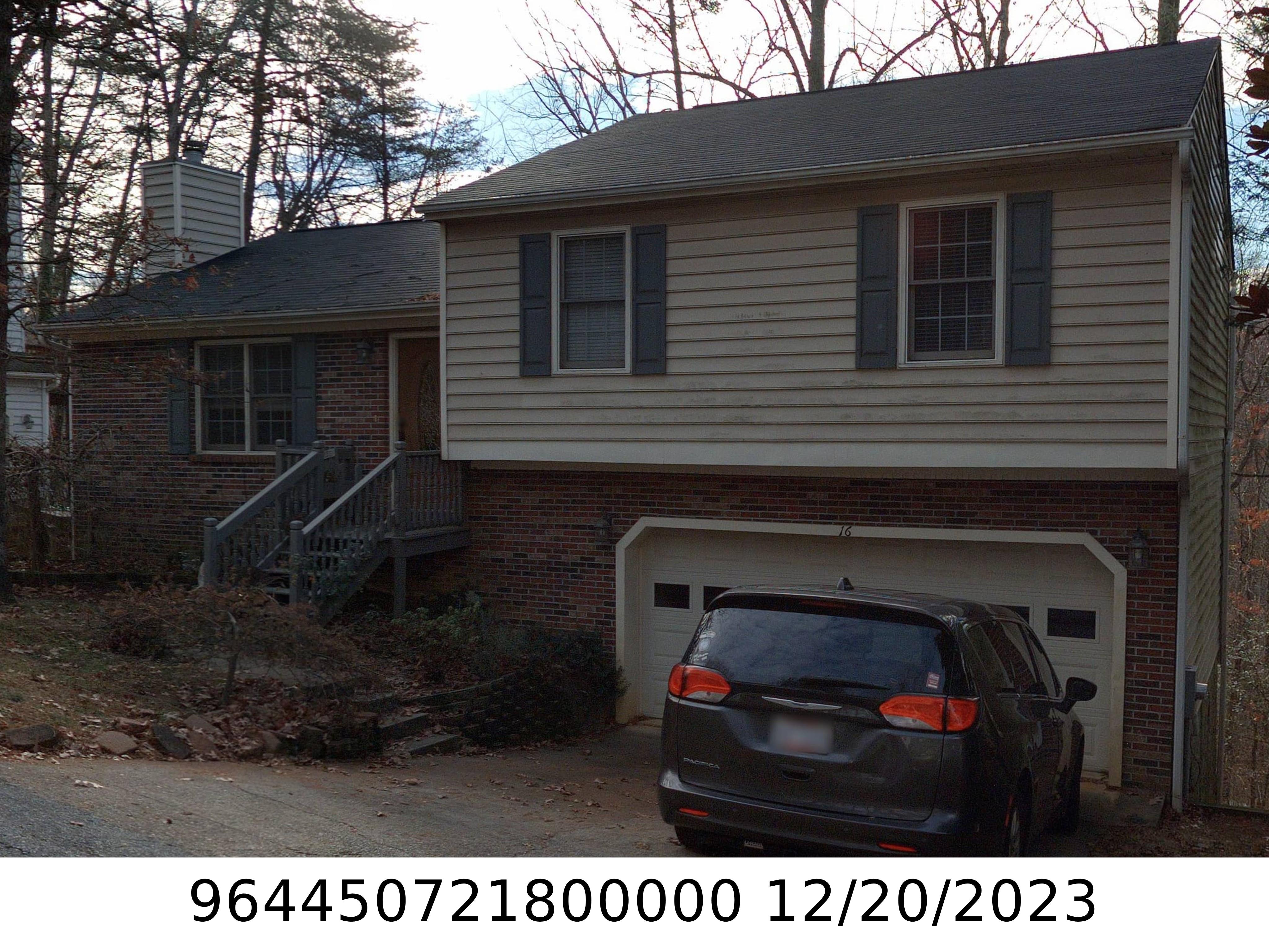 A picture of the property located at 16 FOXBERRY DR, ARDEN NC 28704.