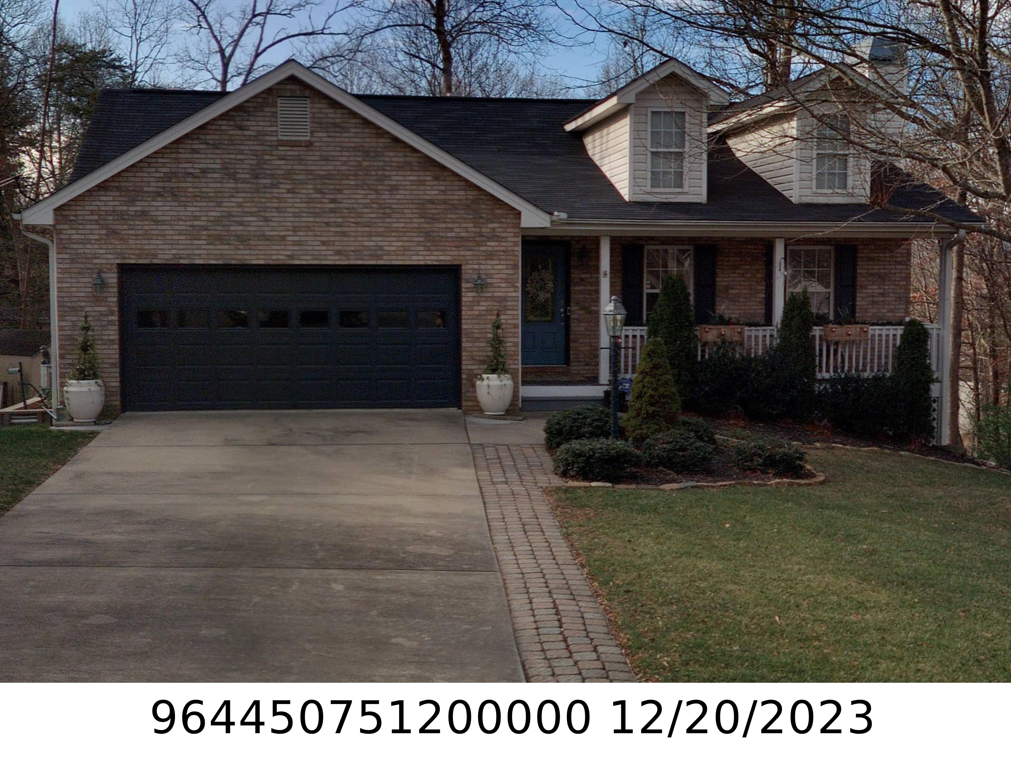 A picture of the property located at 66 WINDING OAK DR, ARDEN NC 28704.