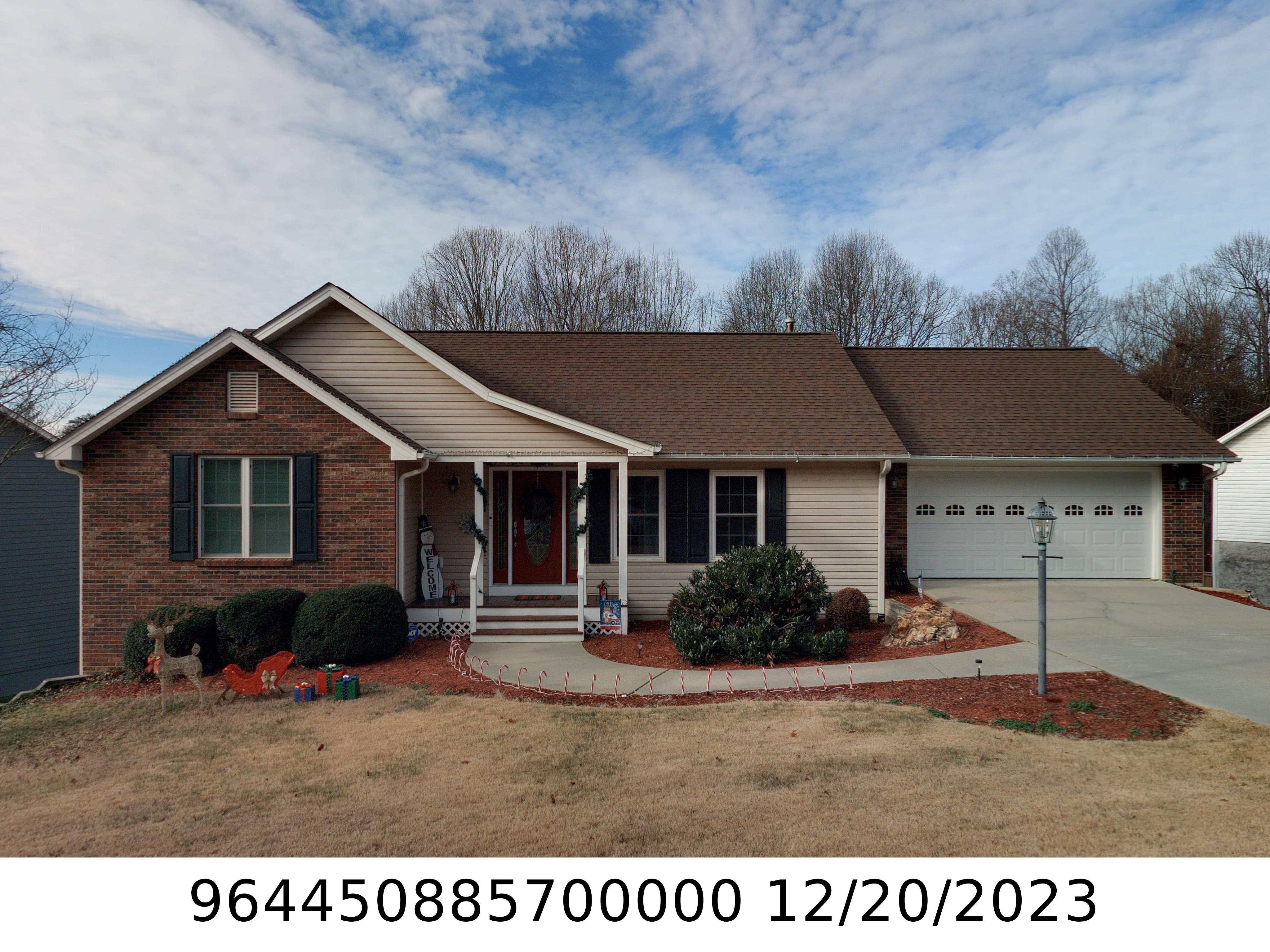 A picture of the property located at 37 WINDING OAK DR, ARDEN NC 28704.