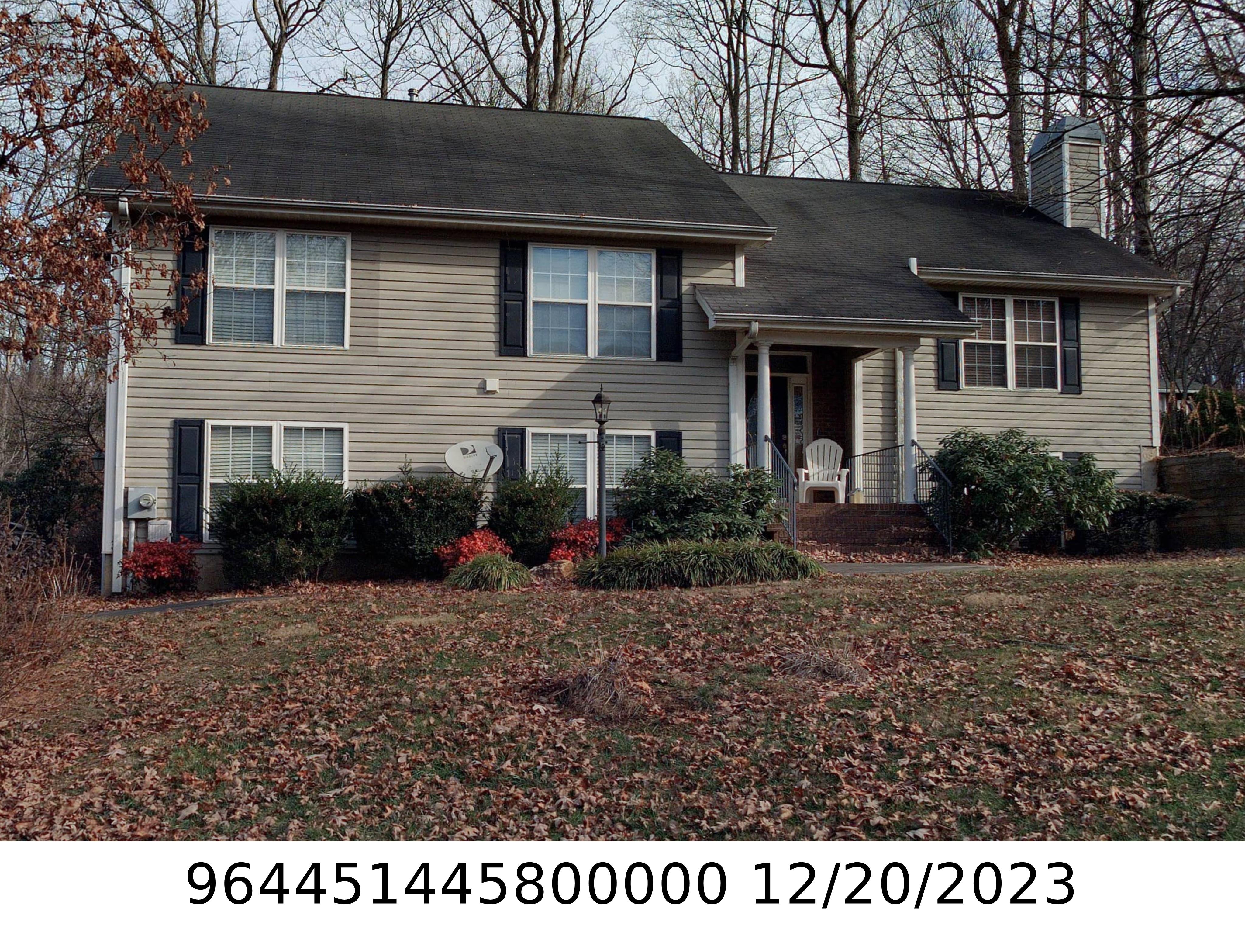 A picture of the property located at 2 WINDING OAK DR, ARDEN NC 28704.