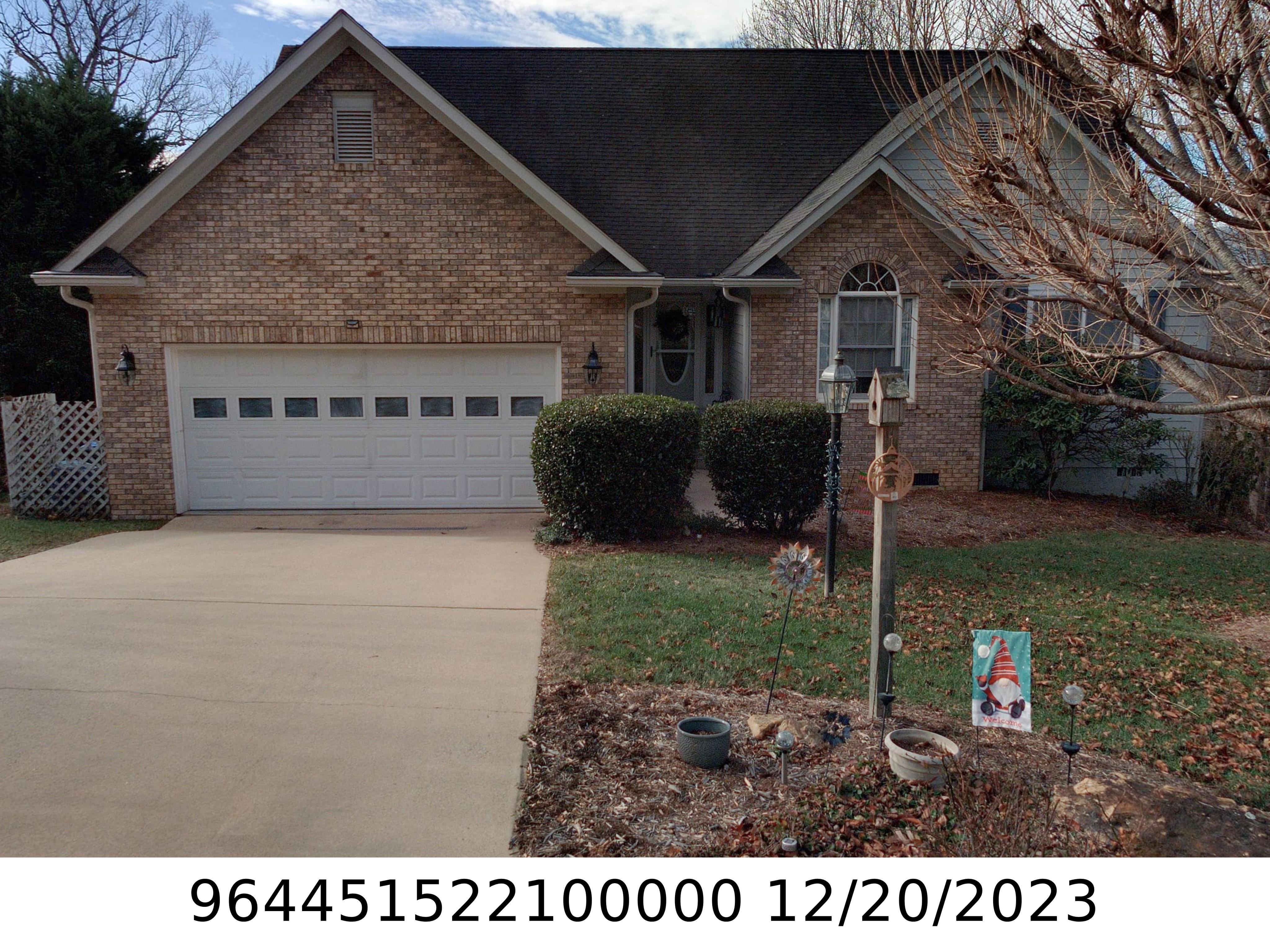 A picture of the property located at 9 WINDING OAK DR, ARDEN NC 28704.