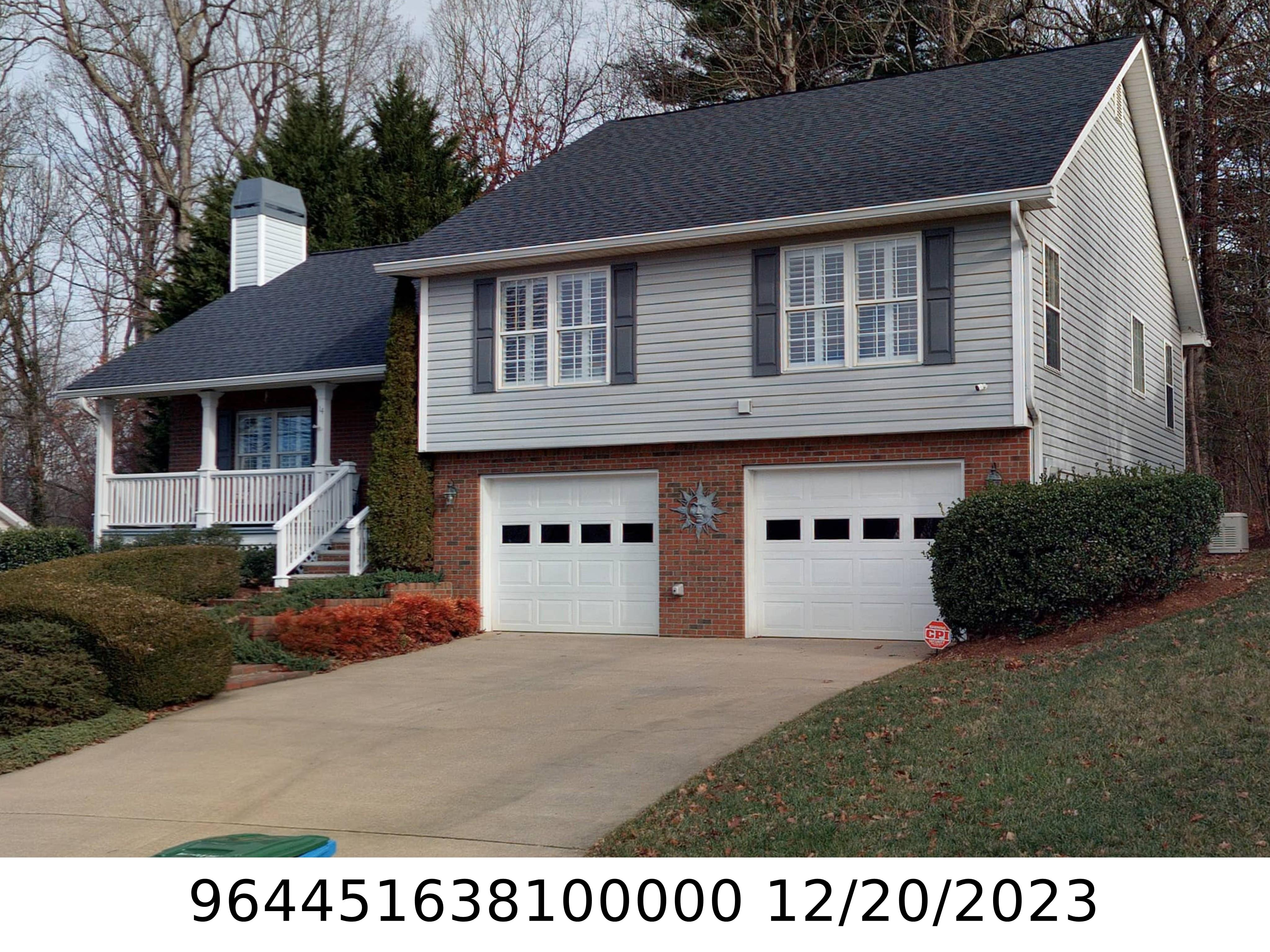 A picture of the property located at 14 WINDING OAK DR, ARDEN NC 28704.