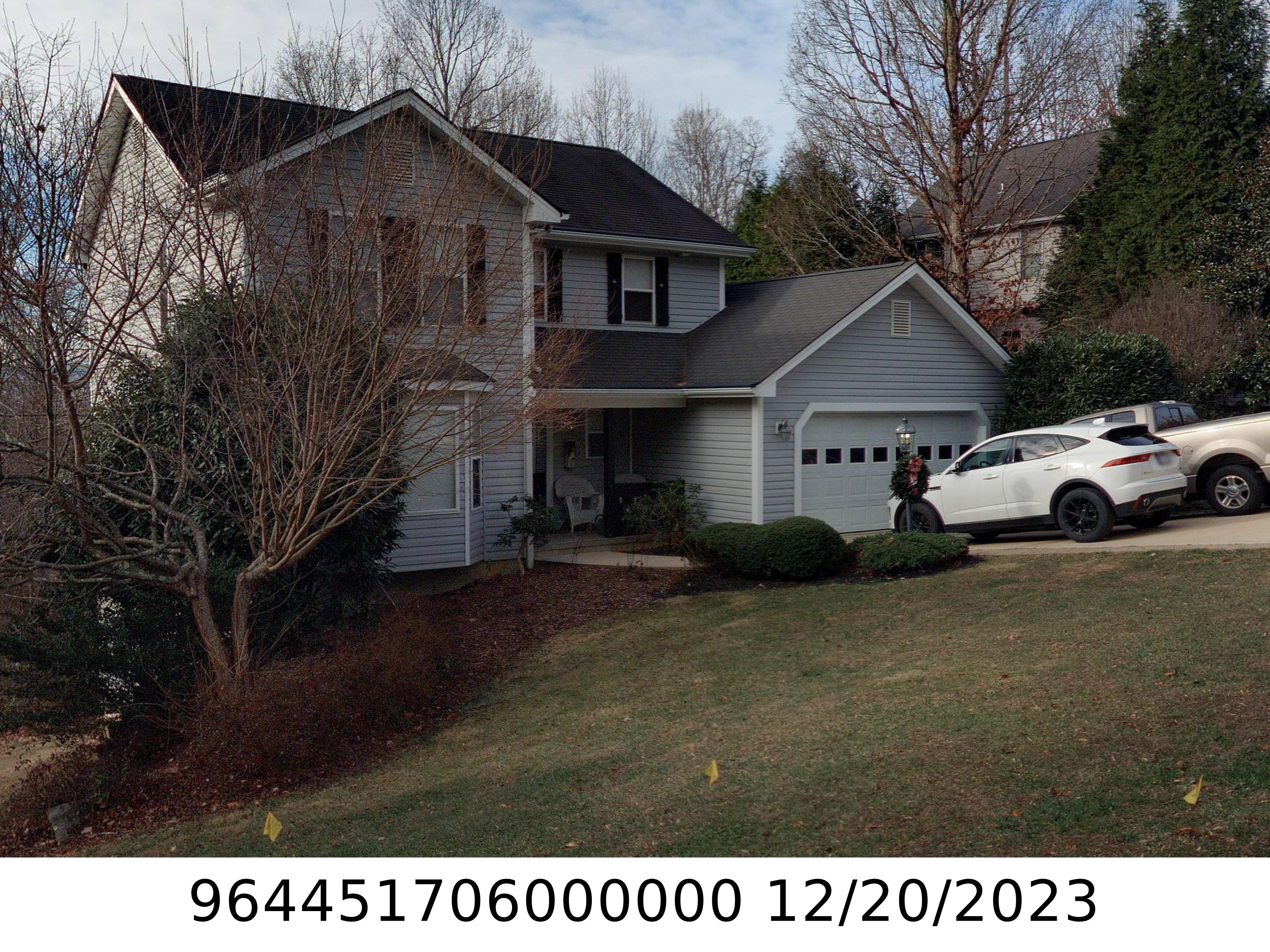 A picture of the property located at 27 WINDING OAK DR, ARDEN NC 28704.