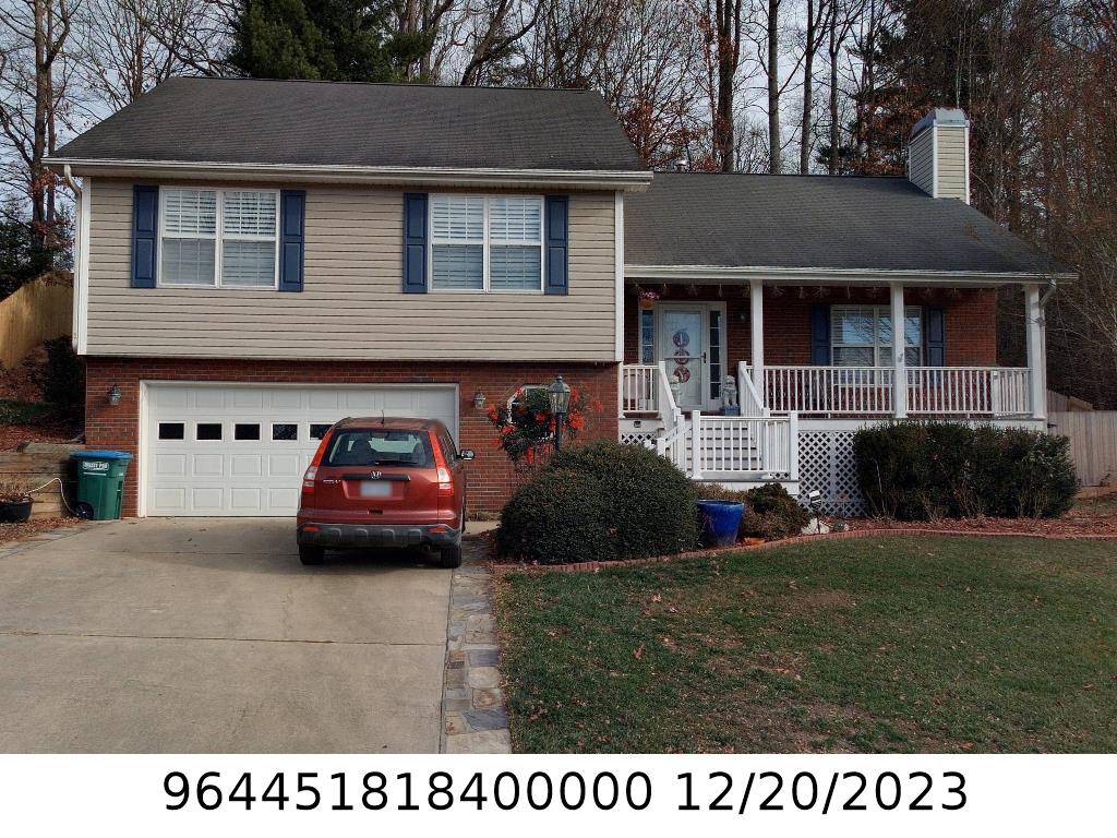 A picture of the property located at 26 WINDING OAK DR, ARDEN NC 28704.