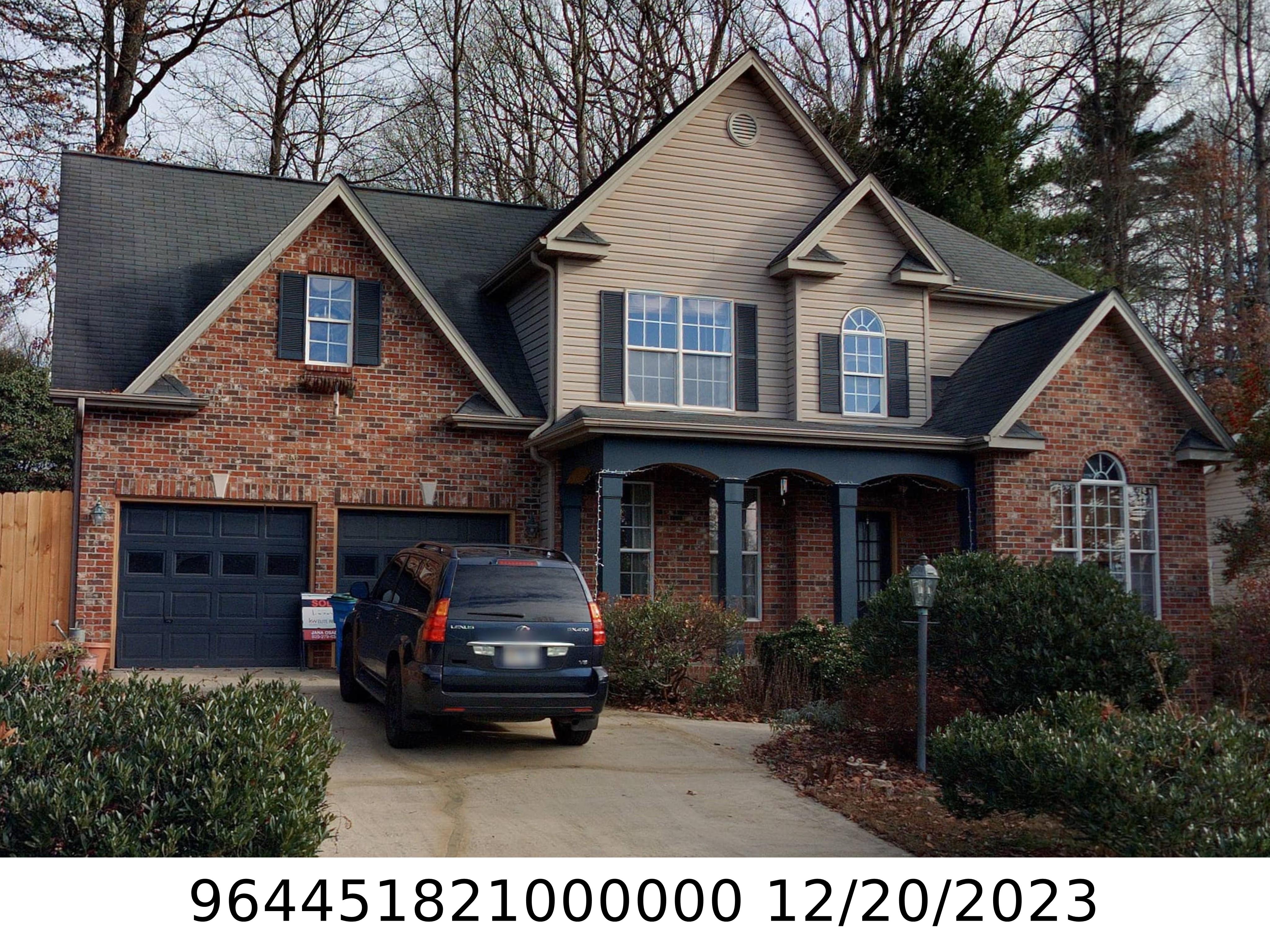 A picture of the property located at 22 WINDING OAK DR, ARDEN NC 28704.