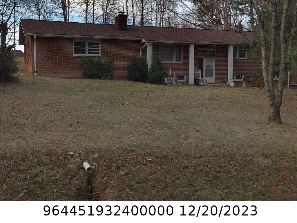 A picture of the property located at 10 SPRING HILL DR, ARDEN NC 28704.