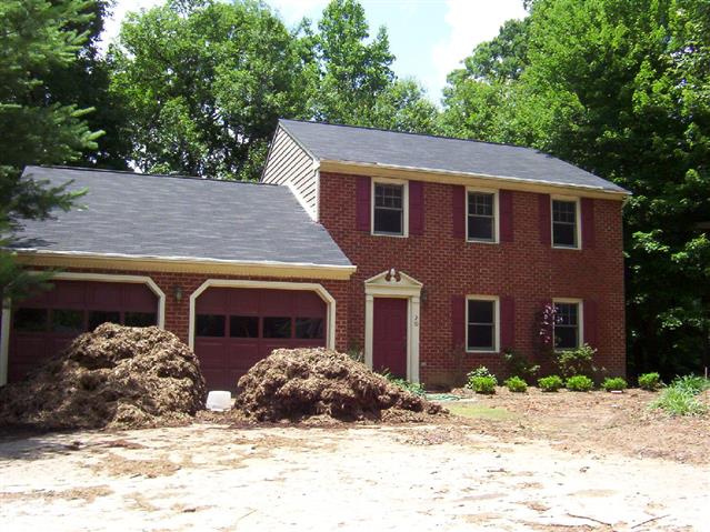A picture of the property located at 39 FOXBERRY DR, ARDEN NC 28704.