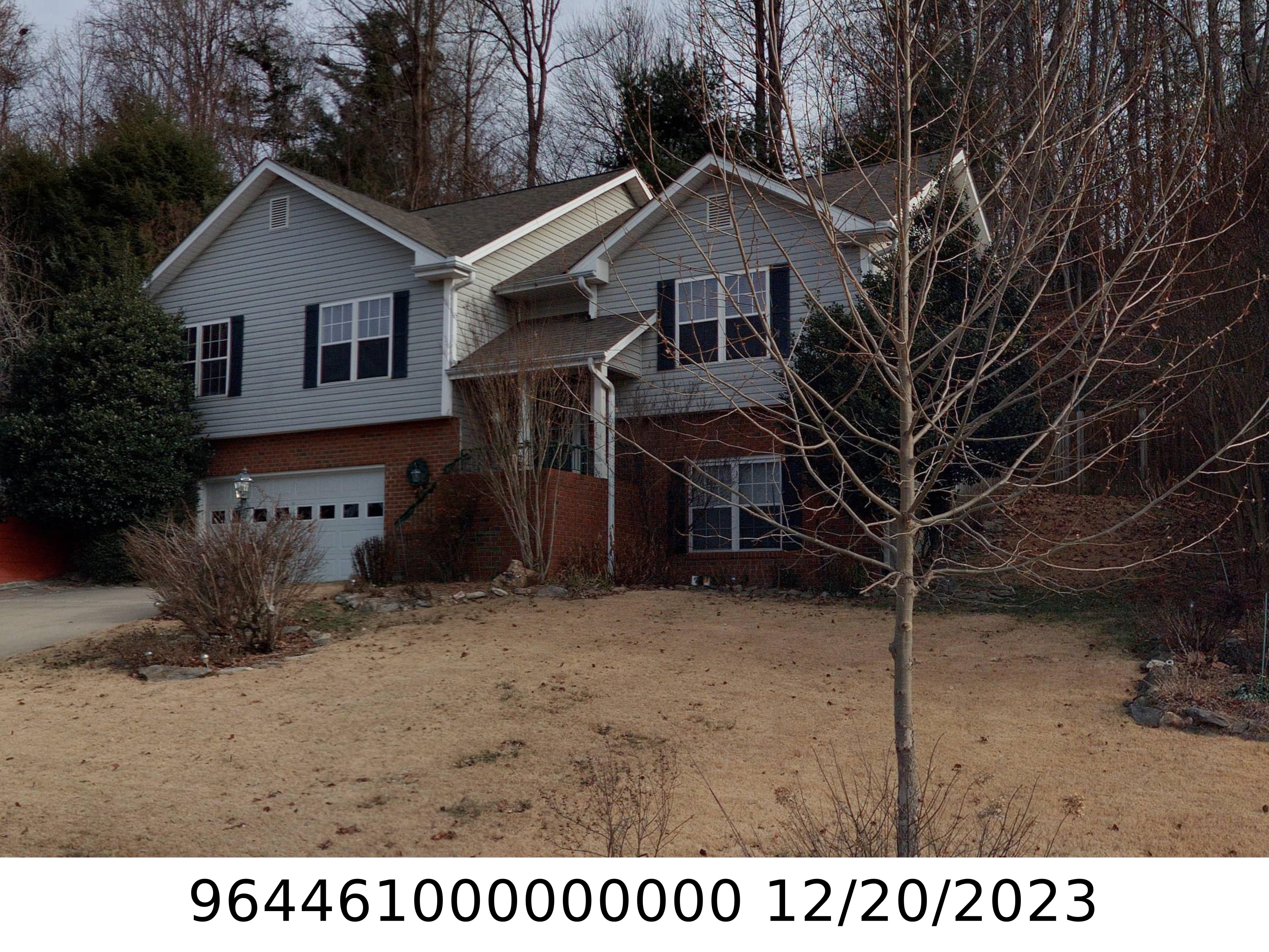 A picture of the property located at 34 WINDING OAK DR, ARDEN NC 28704.
