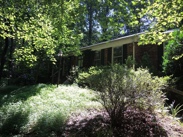 A picture of the property located at 10 SPRING HILL CIR, ARDEN NC 28704.