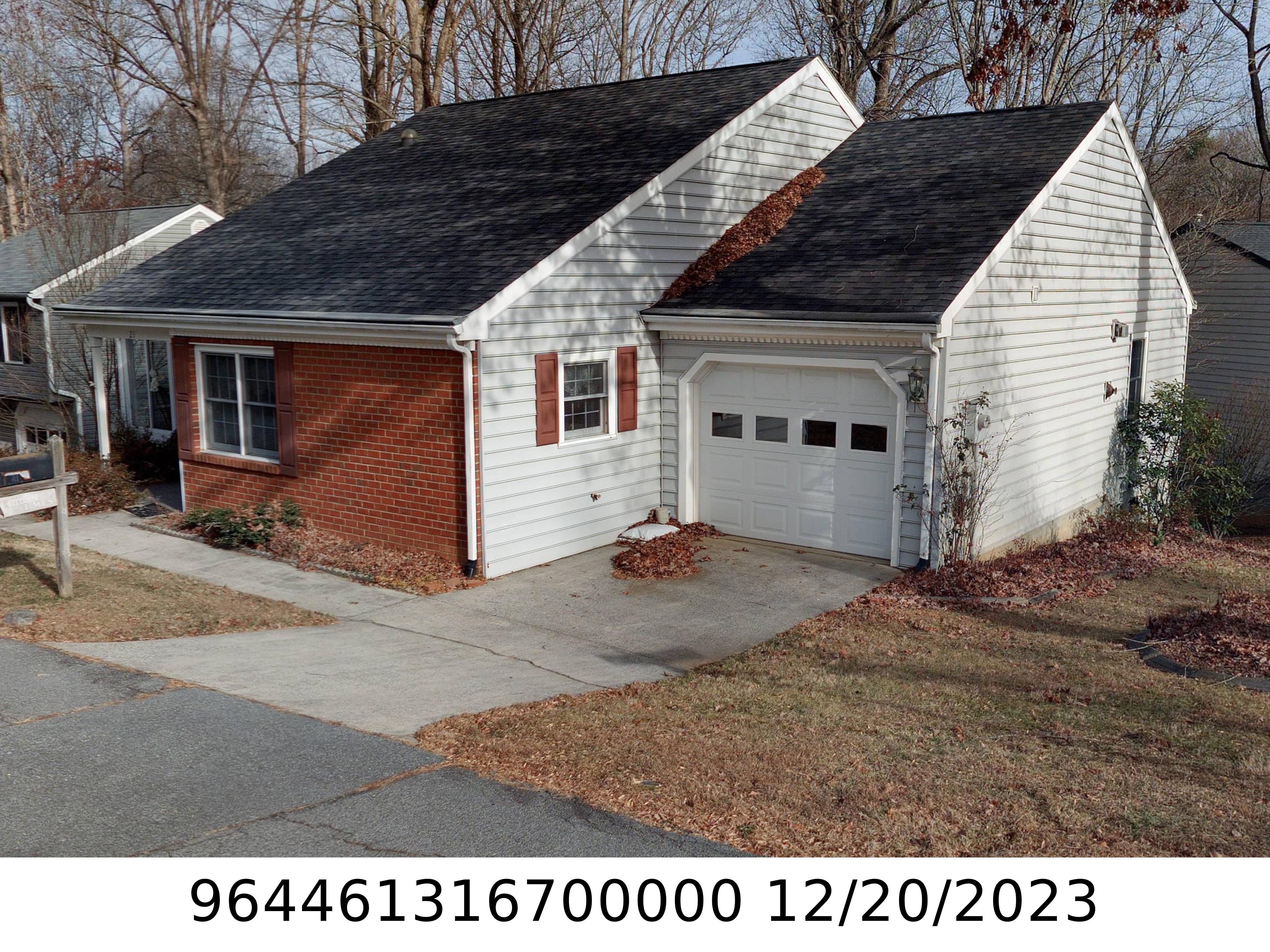 A picture of the property located at 21 SPRING HILL DR, ARDEN NC 28704.