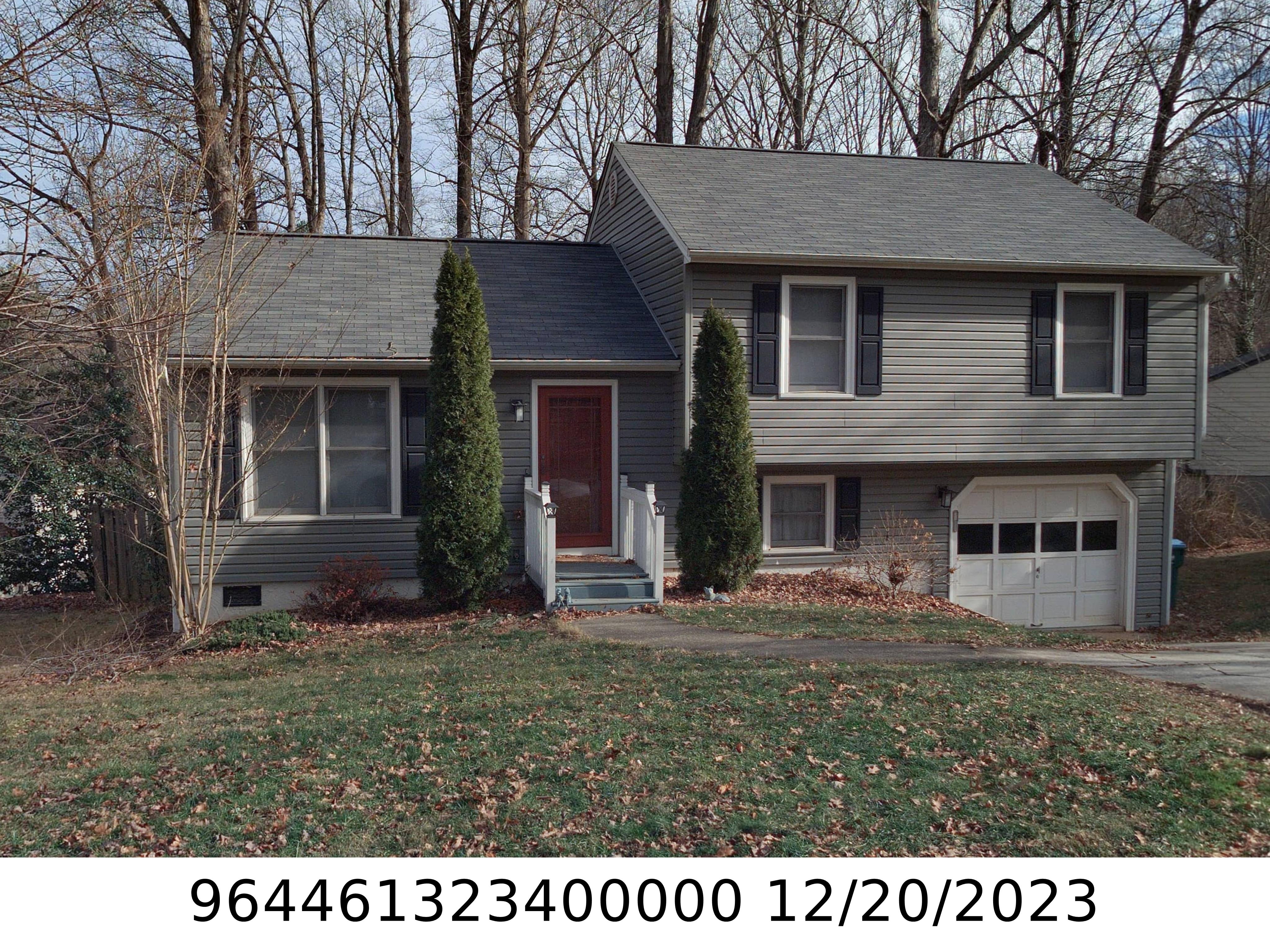 A picture of the property located at 19 SPRING HILL DR, ARDEN NC 28704.