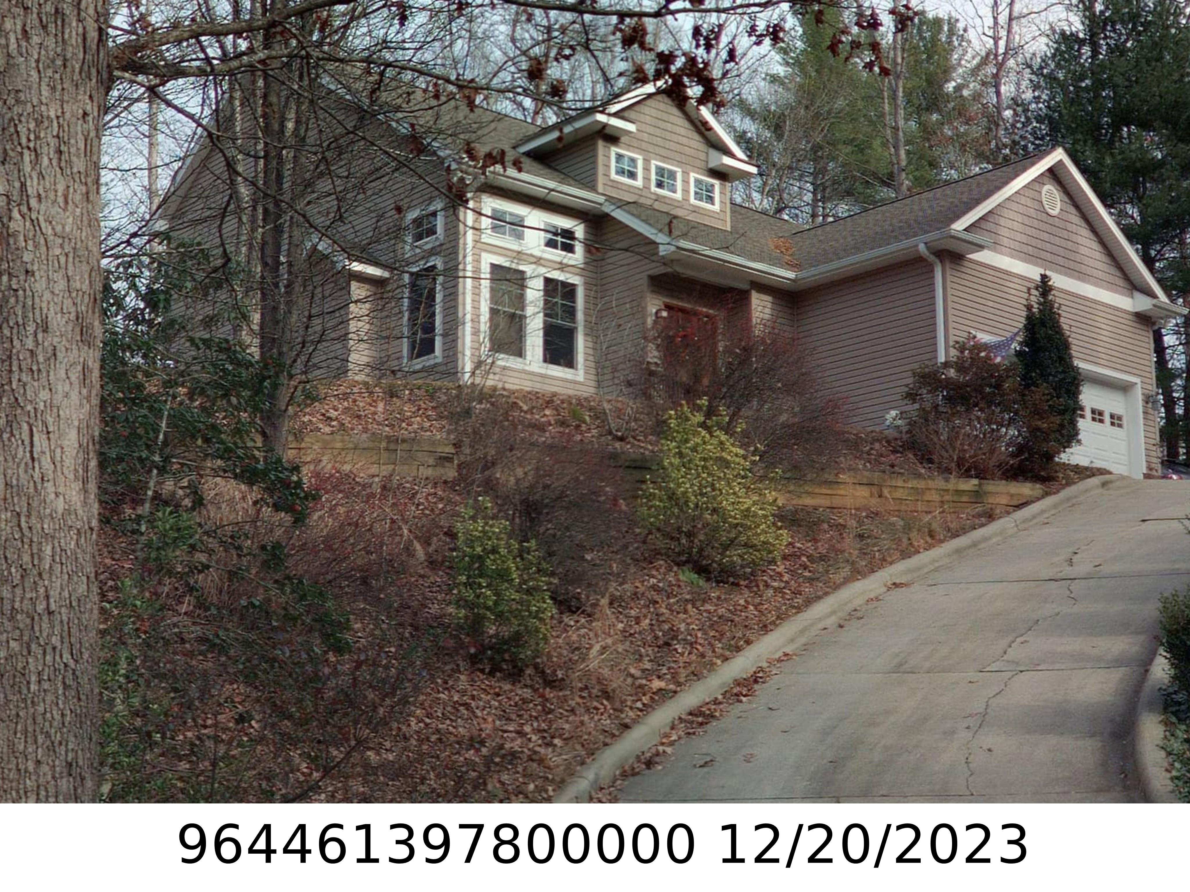 A picture of the property located at 15 SPRING HILL CIR, ARDEN NC 28704.