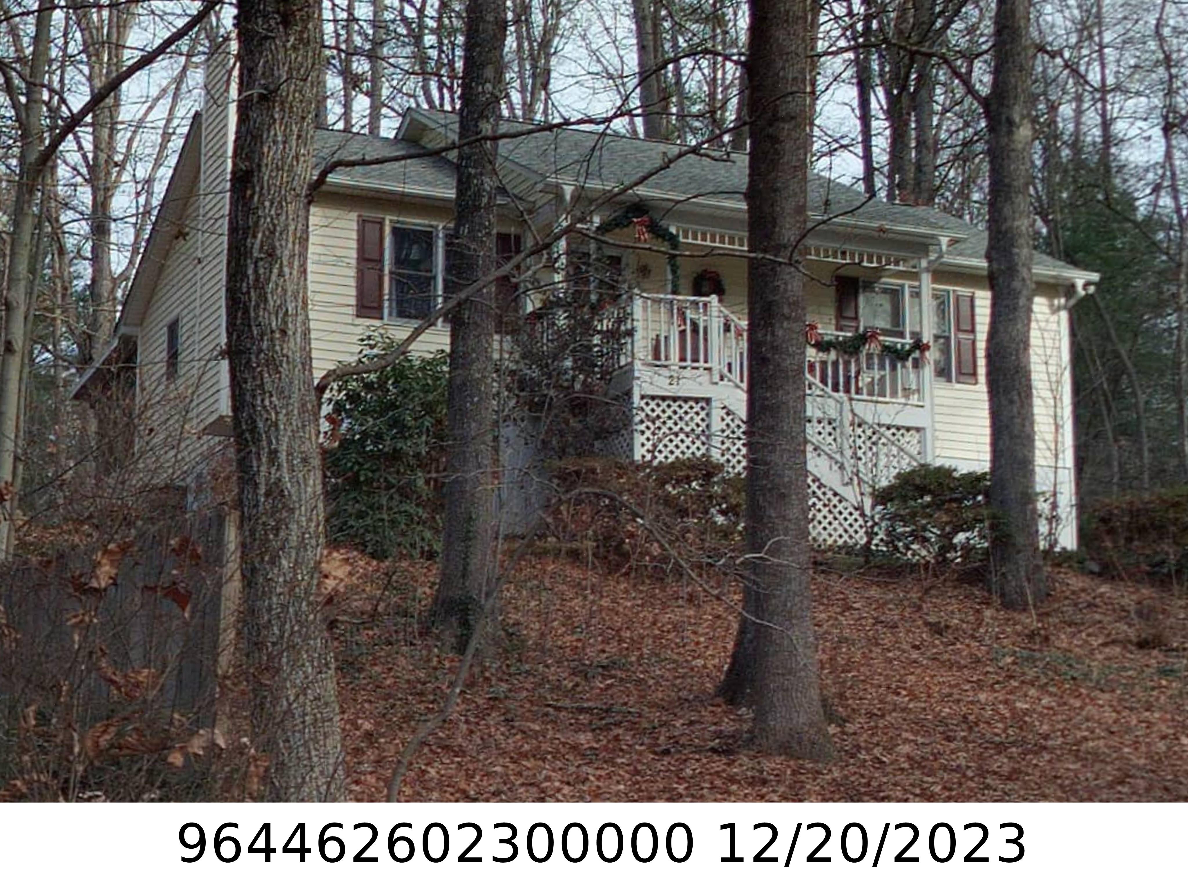 A picture of the property located at 21 SPRING HILL CIR, ARDEN NC 28704.