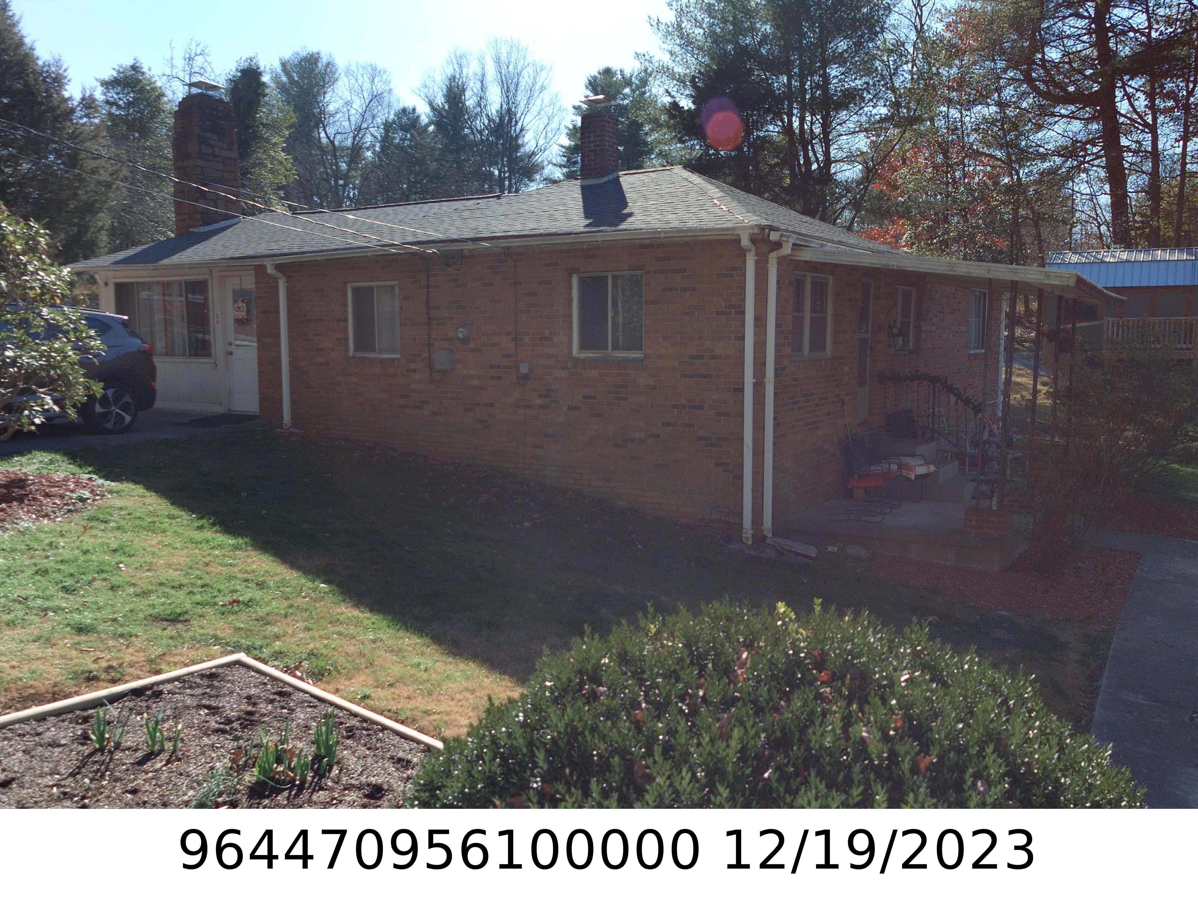 A picture of the property located at 6 SHADE DR, ARDEN NC 28704.