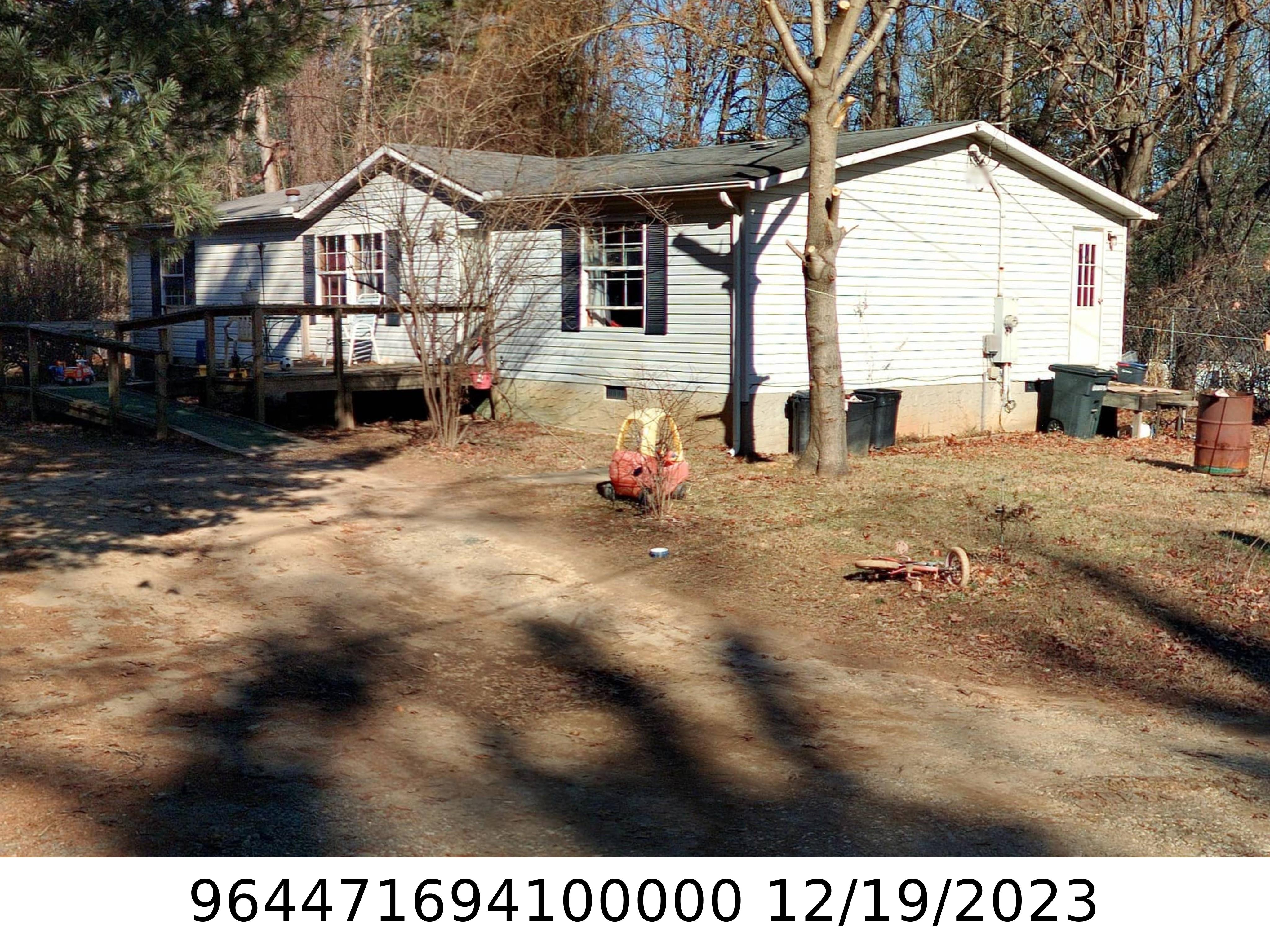 A picture of the property located at 36 CUTSHAW DR, ARDEN NC 28704.