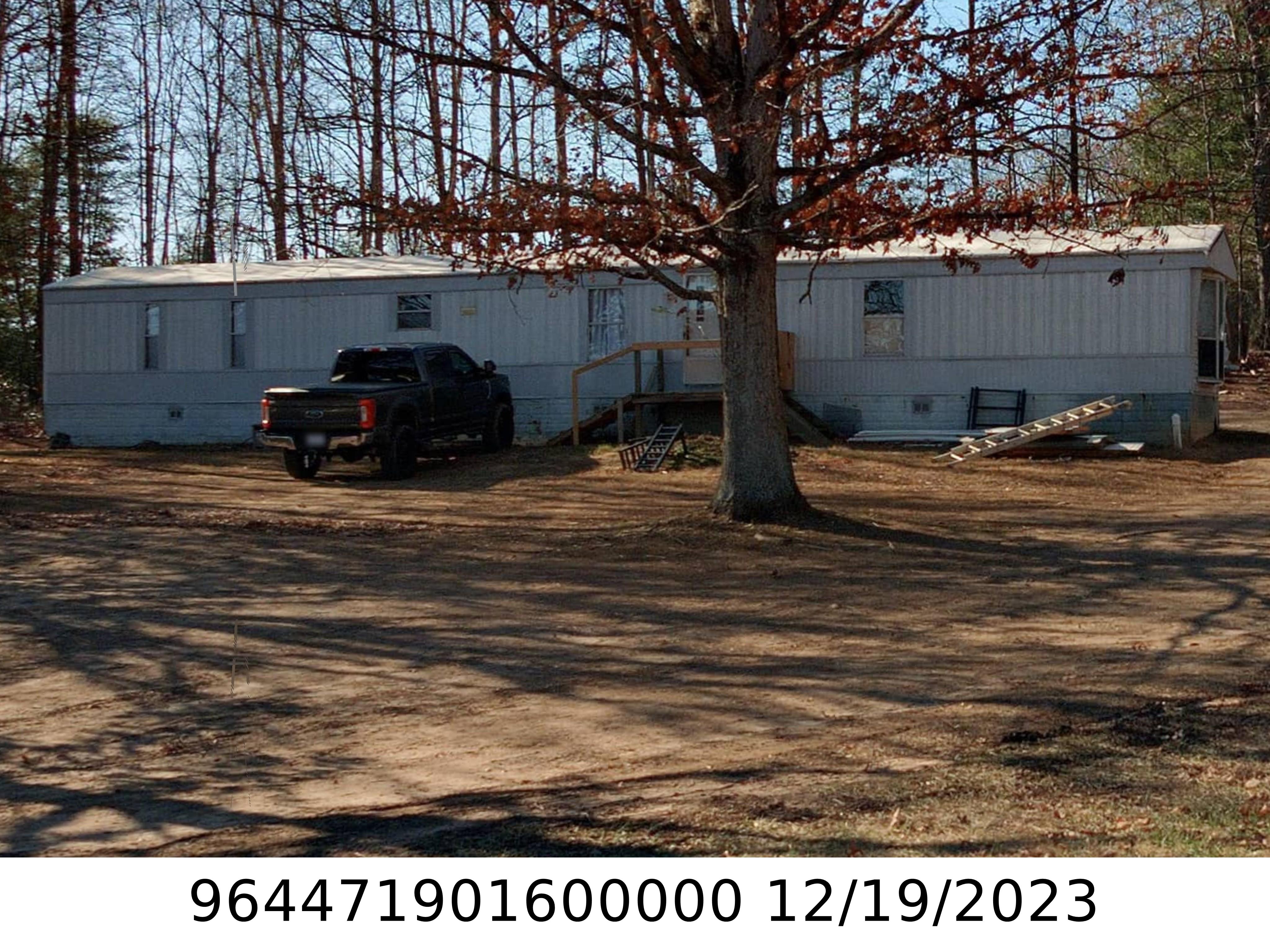 A picture of the property located at 8 CUTSHAW DR, ARDEN NC 28704.