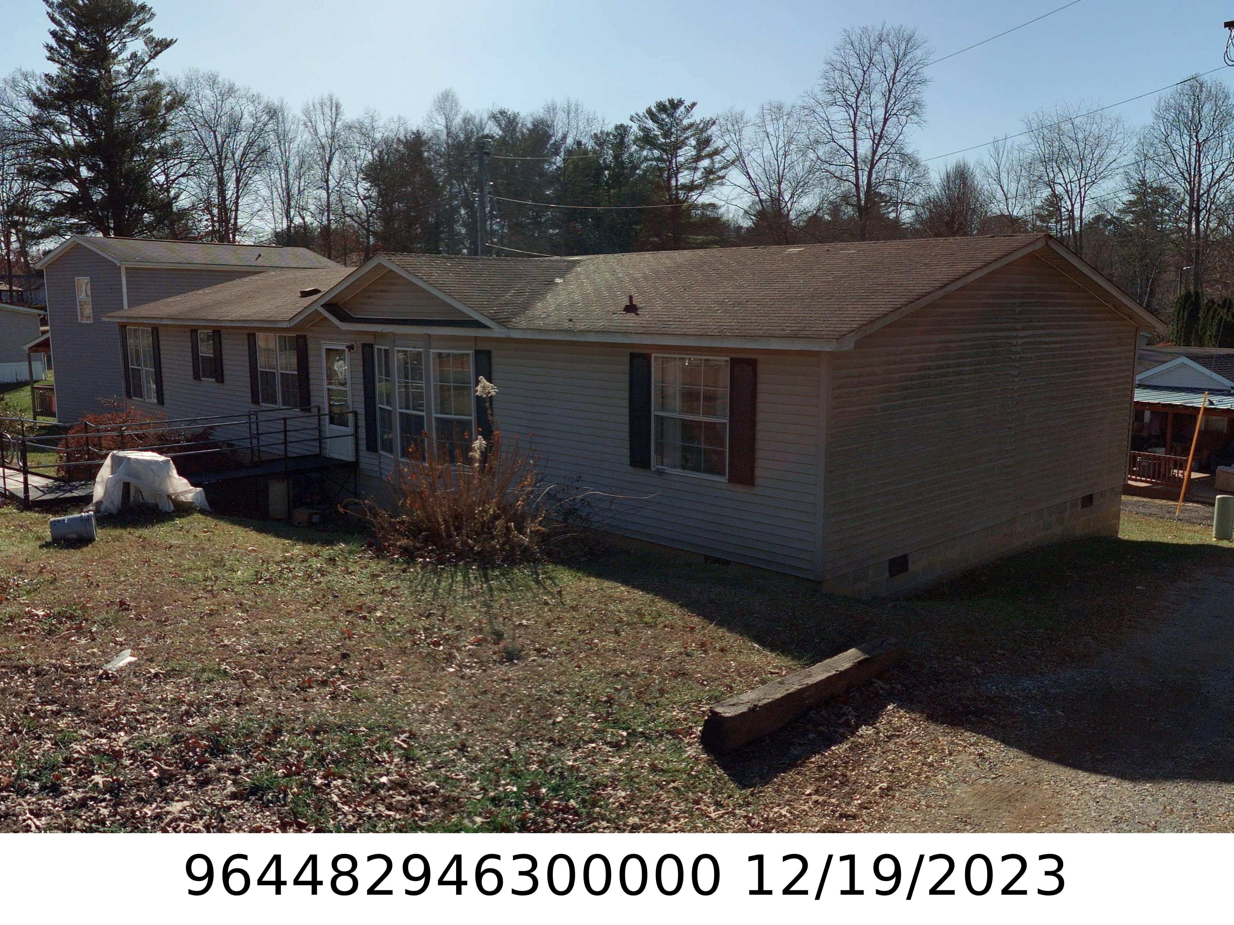 A picture of the property located at 6 ED MILLS DR, ARDEN NC 28704.
