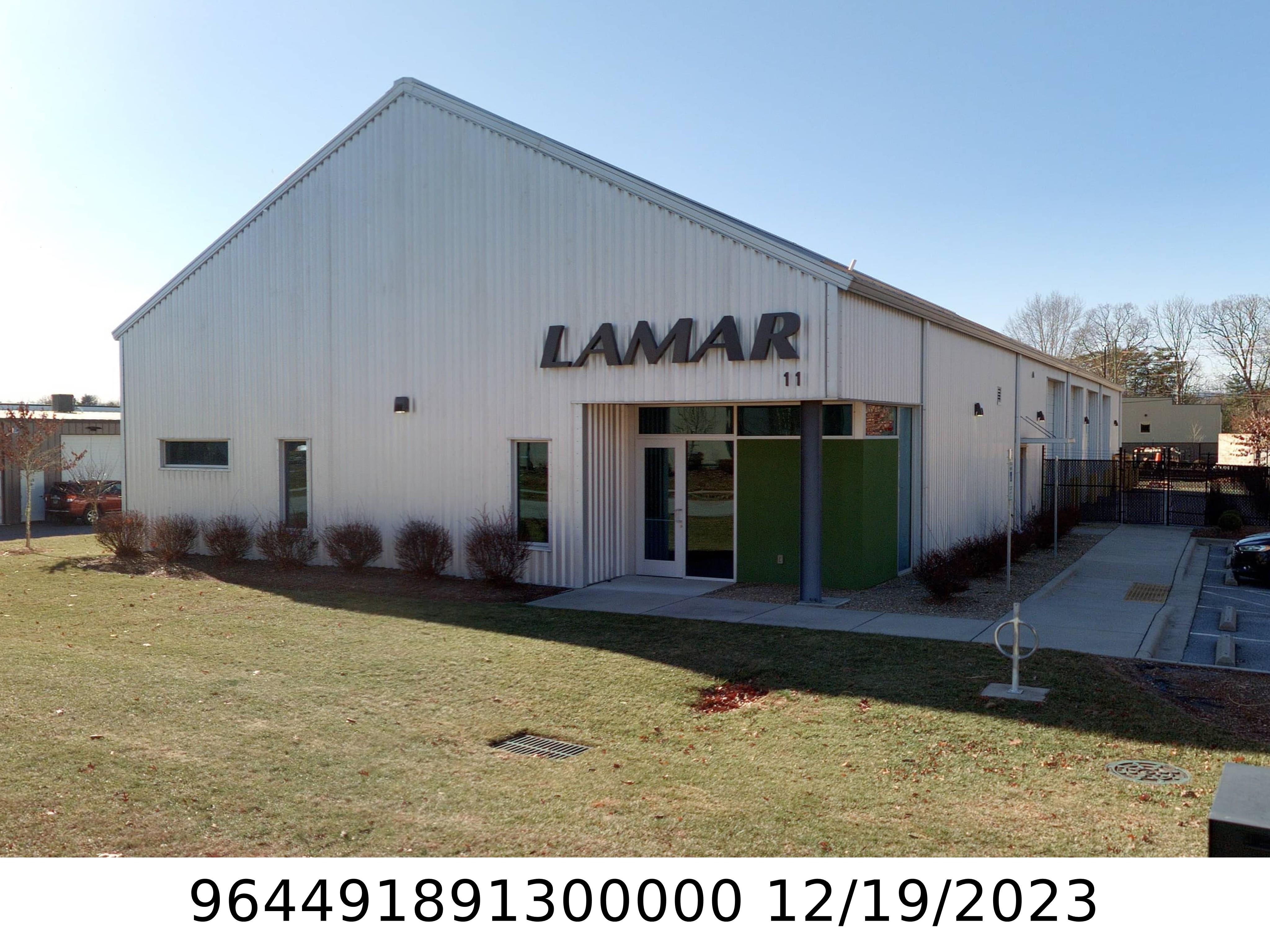 A picture of the property located at 11 GLENN WILLOW DR, ARDEN NC 28704.