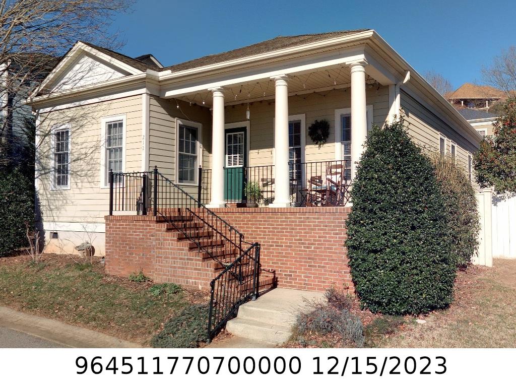 A picture of the property located at 212 LEUCOTHOE LN, ASHEVILLE NC 28803.