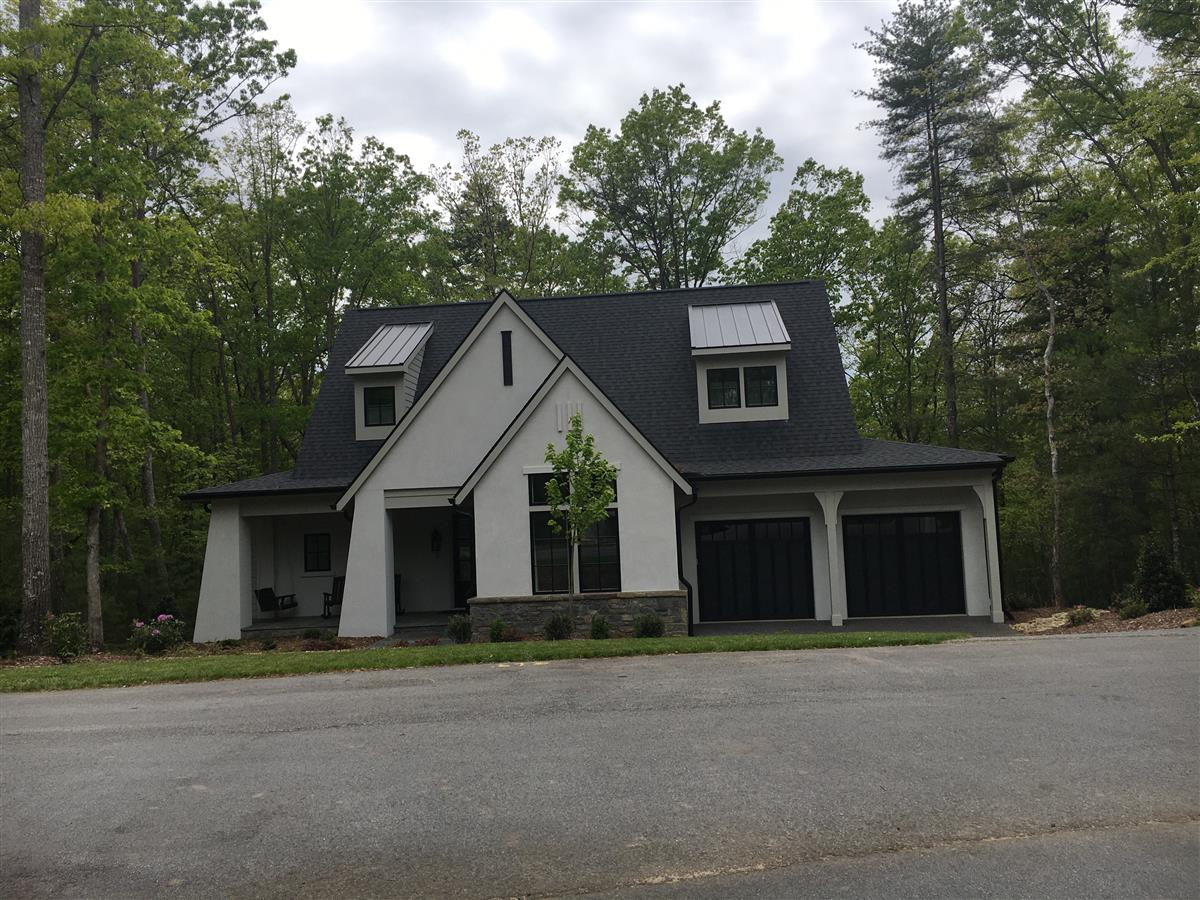 A picture of the property located at 108 UPPERFELL CT, ASHEVILLE NC 28803.
