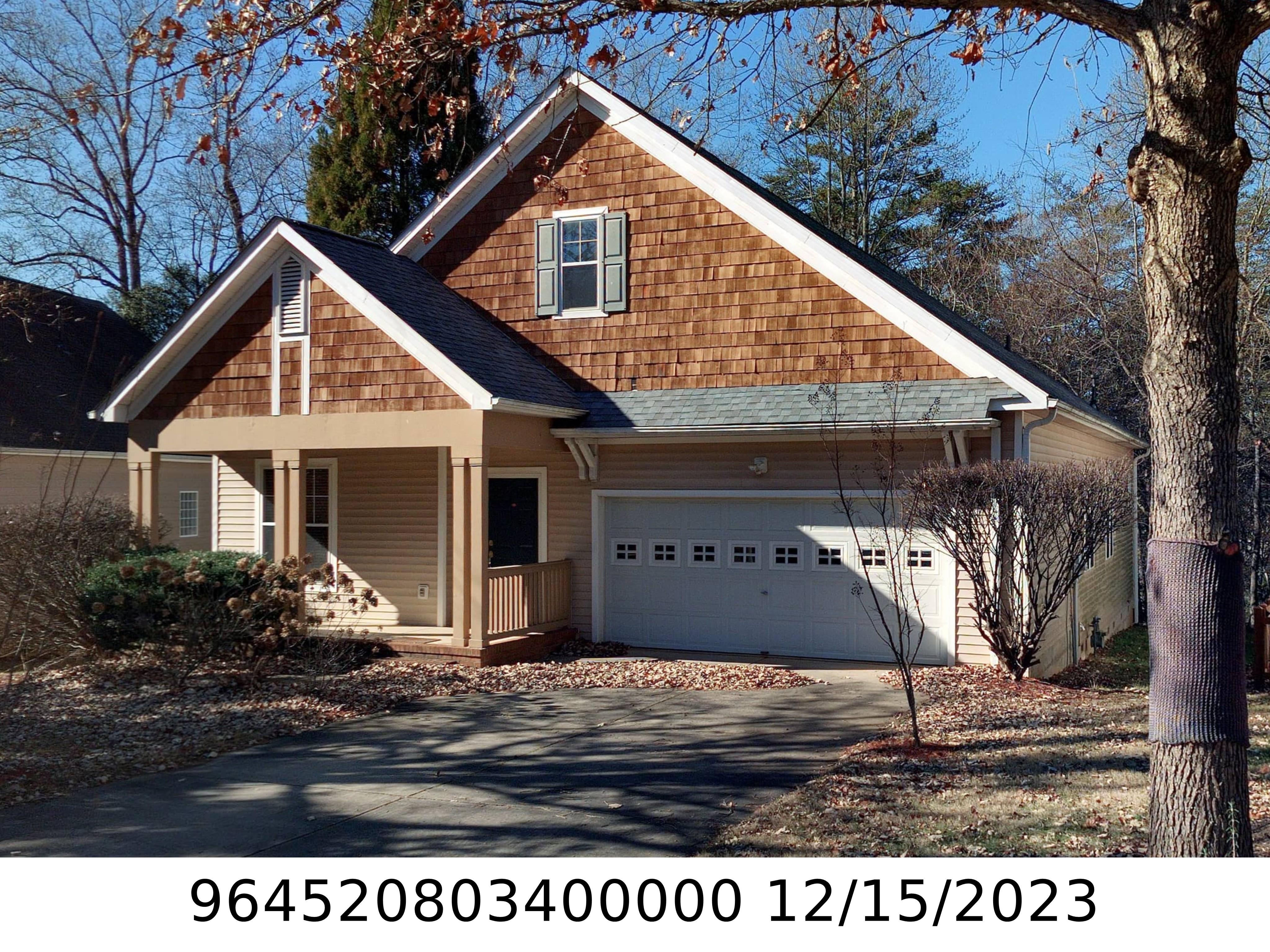 A picture of the property located at 1352 HEATHBROOK CIR, ASHEVILLE NC 28803.