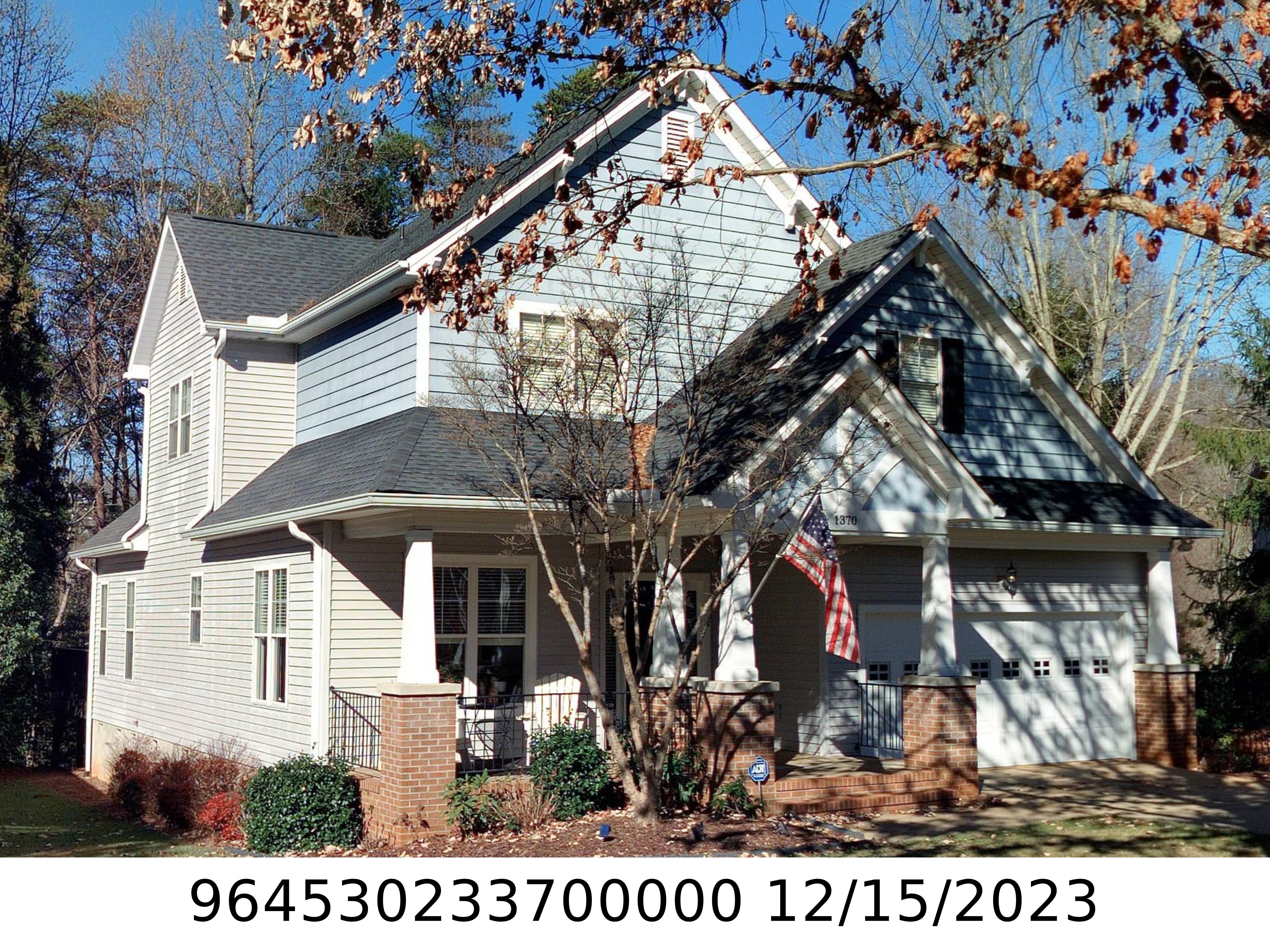 A picture of the property located at 1370 HEATHBROOK CIR, ASHEVILLE NC 28803.