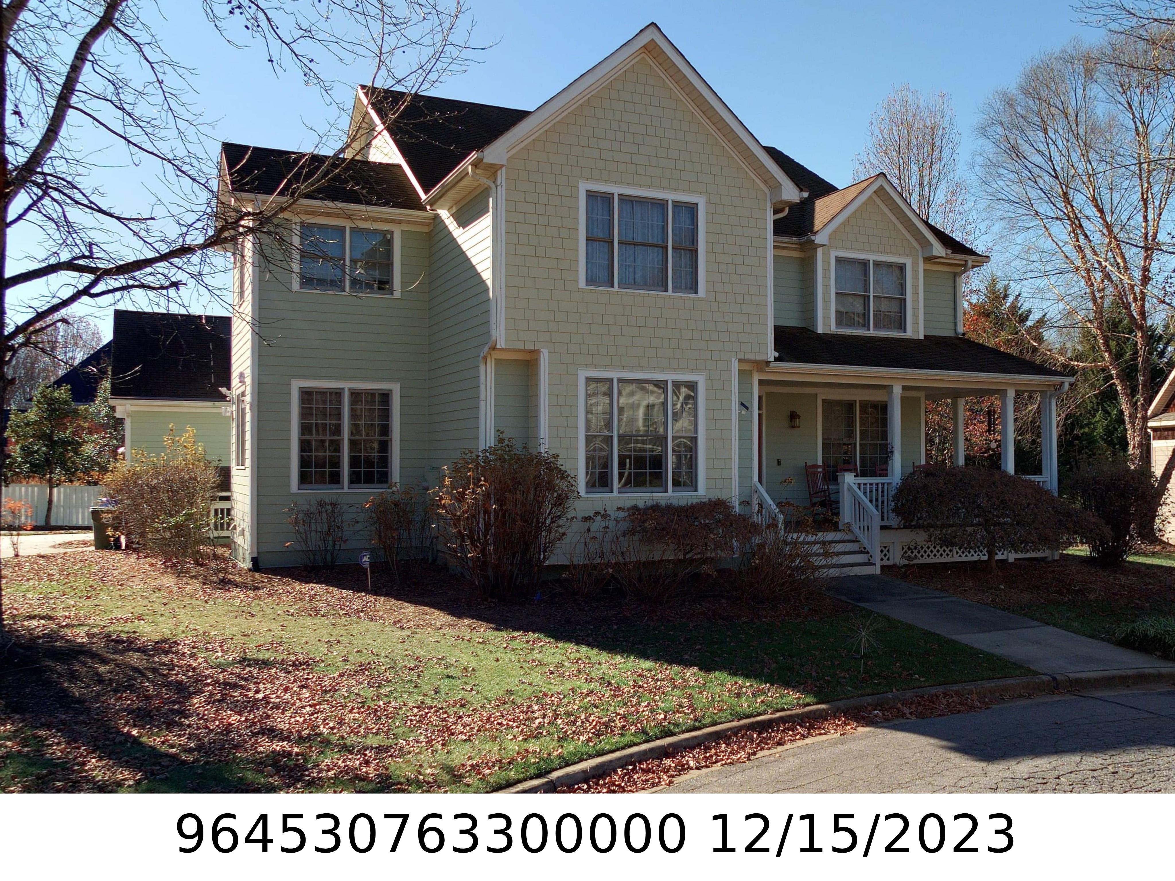 A picture of the property located at 1704 W OLMSTED CIR, ASHEVILLE NC 28803.