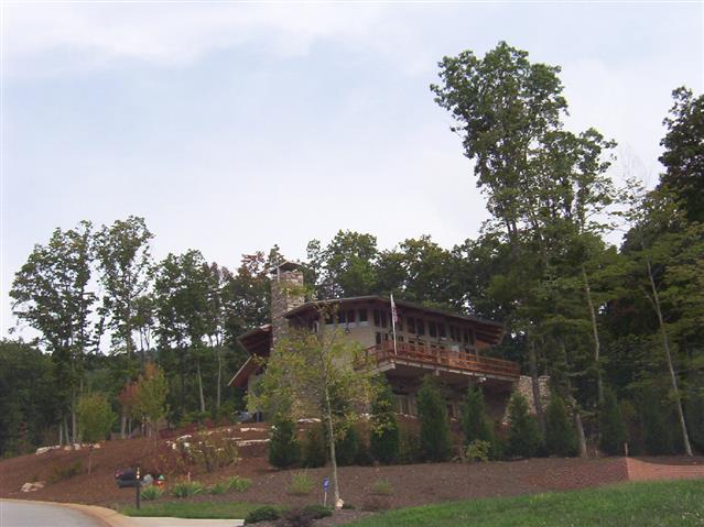 A picture of the property located at 1905 BEARBERRY LN, ASHEVILLE NC 28803.