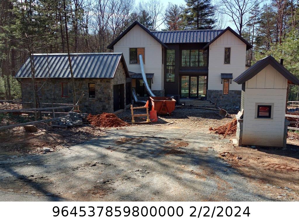A picture of the property located at 84 EMERALD NECKLACE DR, ASHEVILLE NC 28803.