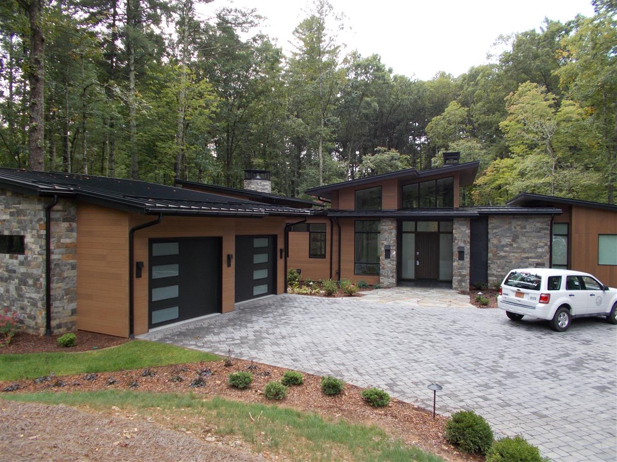A picture of the property located at 216 FERN GROVE CT, ASHEVILLE NC 28803.
