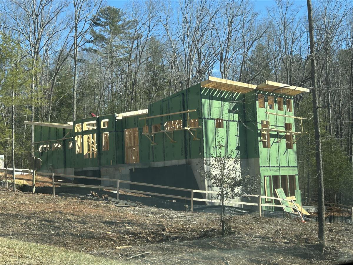 A picture of the property located at 312 BELLE ISLE WAY, ASHEVILLE NC 28803.