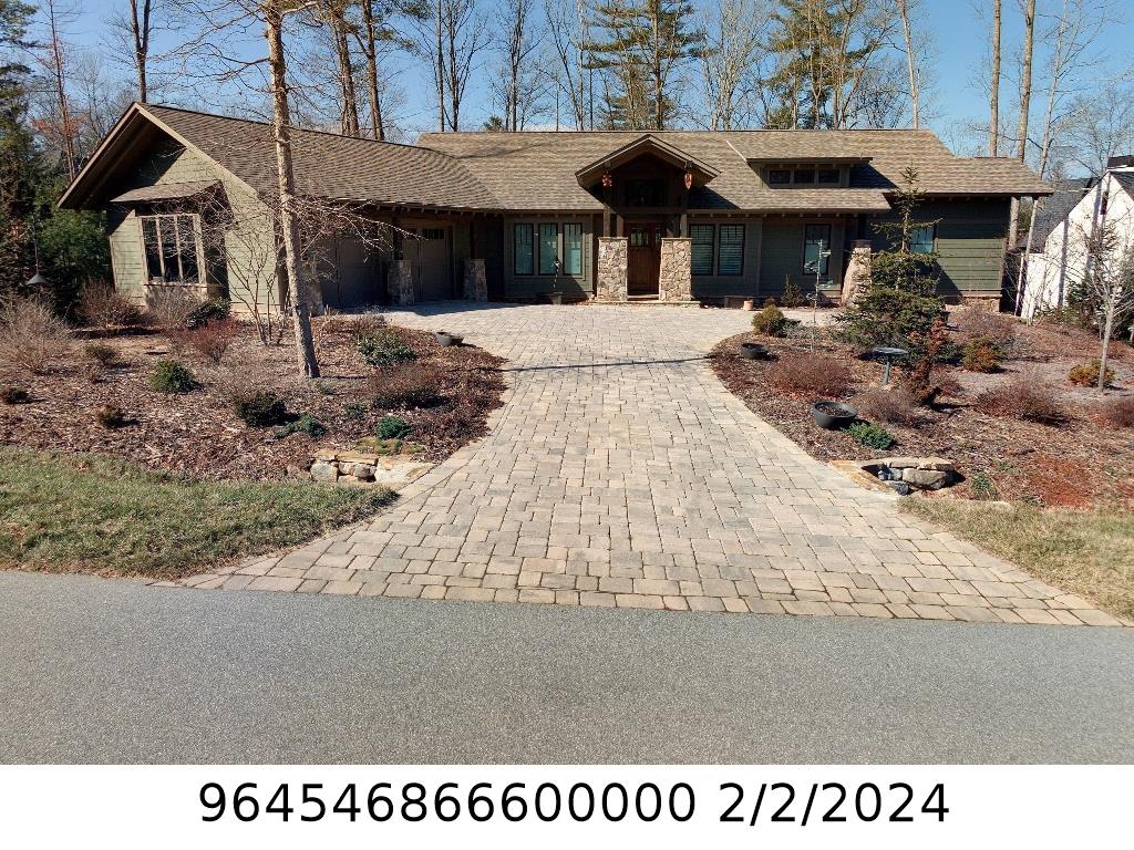 A picture of the property located at 4 STANSBURY DR, ASHEVILLE NC 28803.