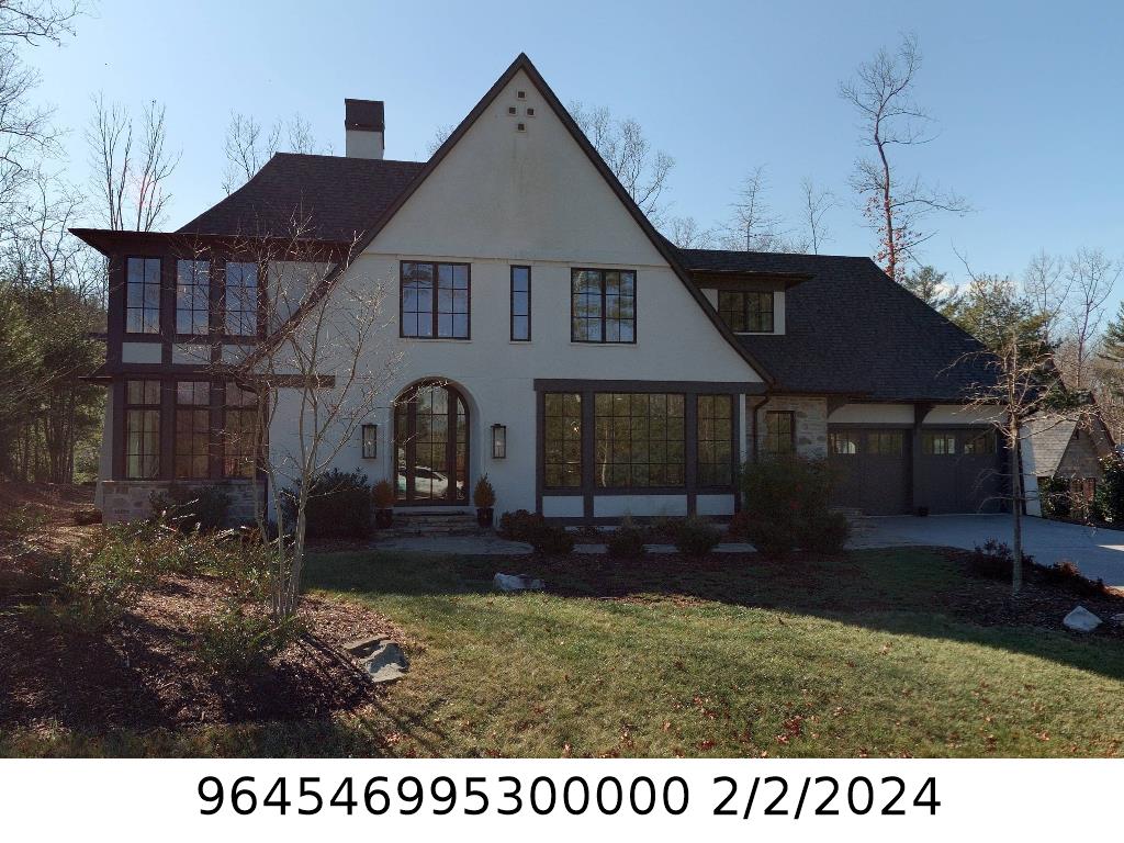 A picture of the property located at 4 BURNHAM WAY, ASHEVILLE NC 28803.
