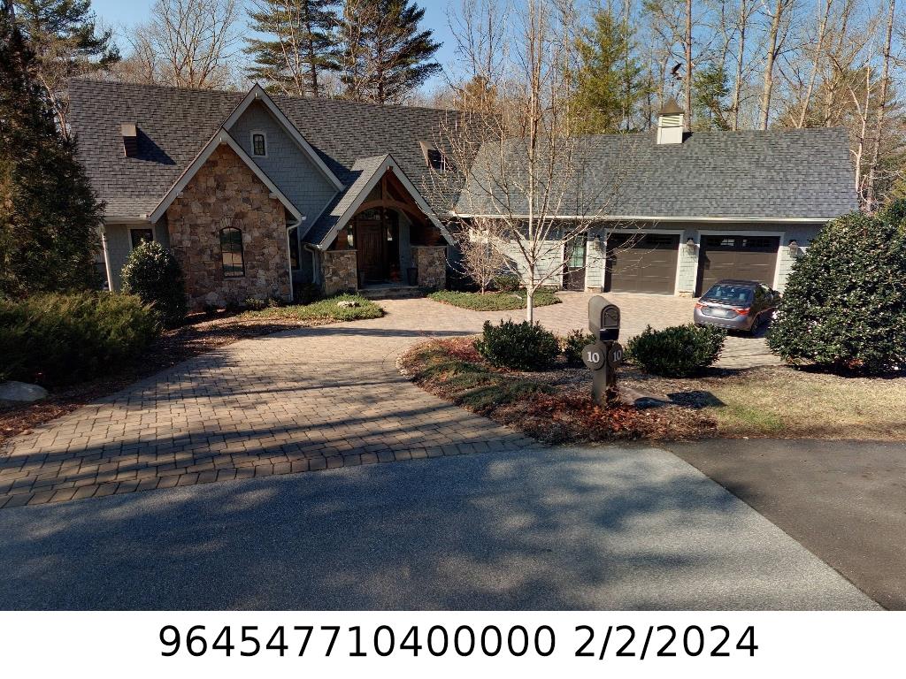 A picture of the property located at 10 BURNHAM WAY, ASHEVILLE NC 28803.